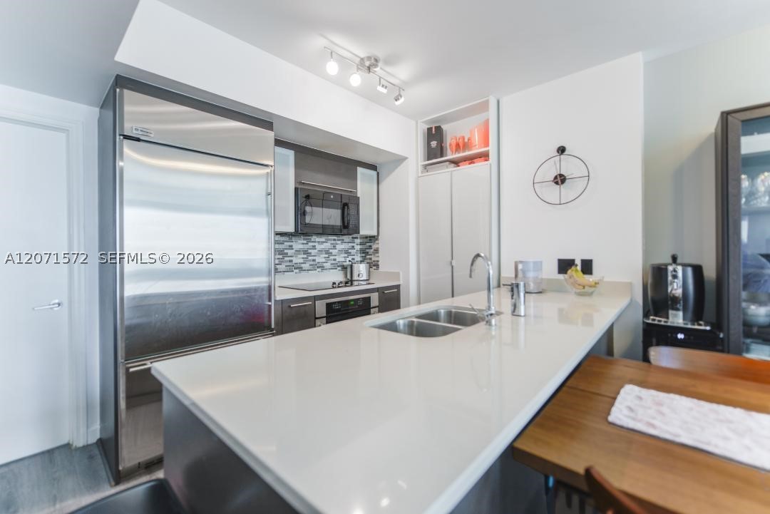 image 500 Brickell West6