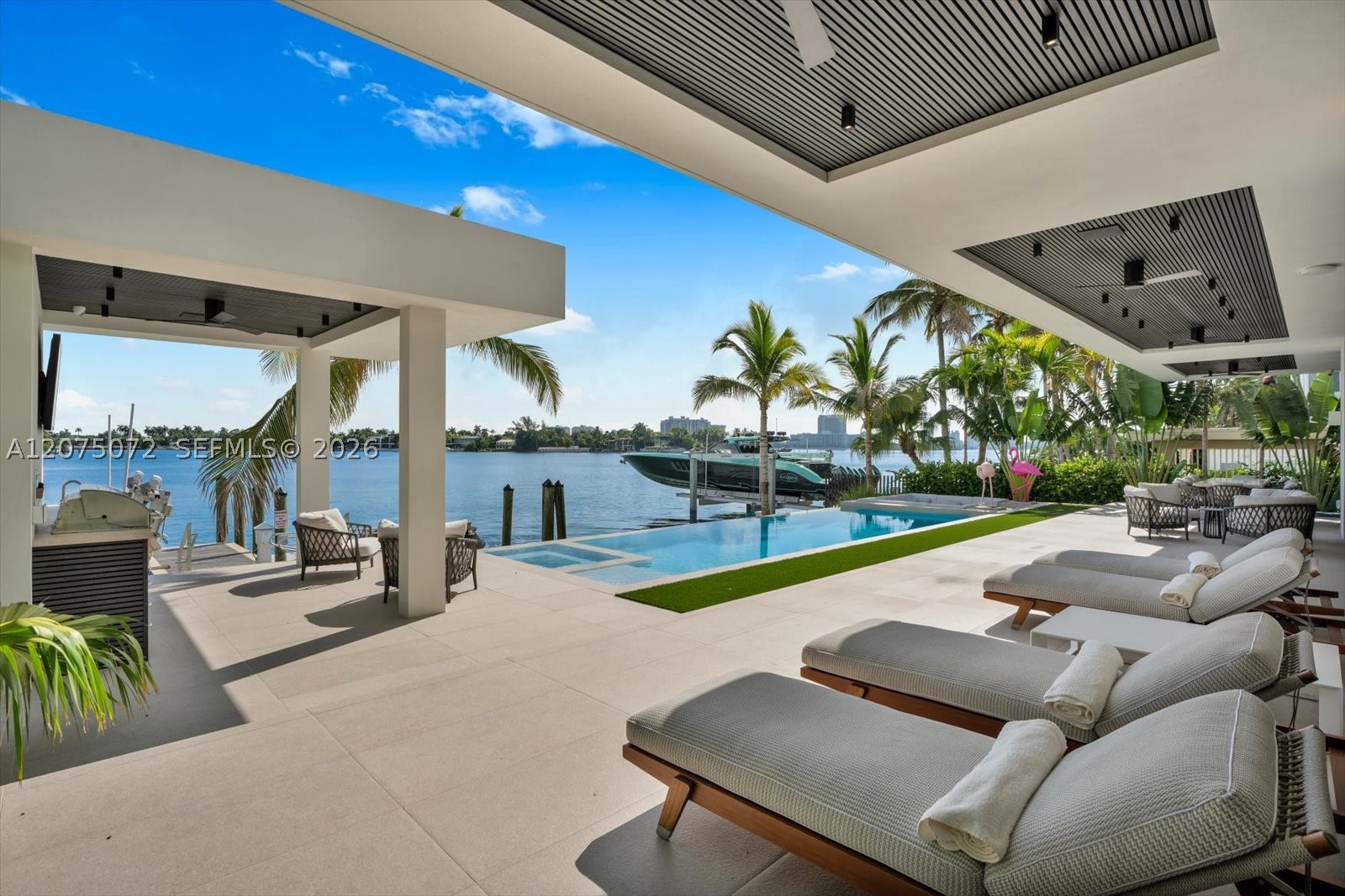 375 N Hibiscus Dr Miami Beach, FL 33139