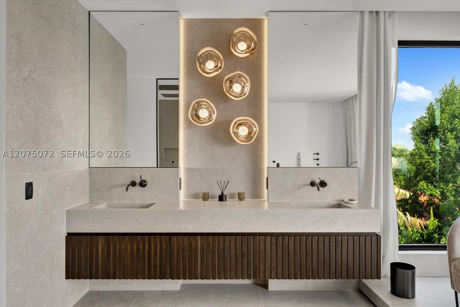 375 N Hibiscus Dr Miami Beach, FL 33139