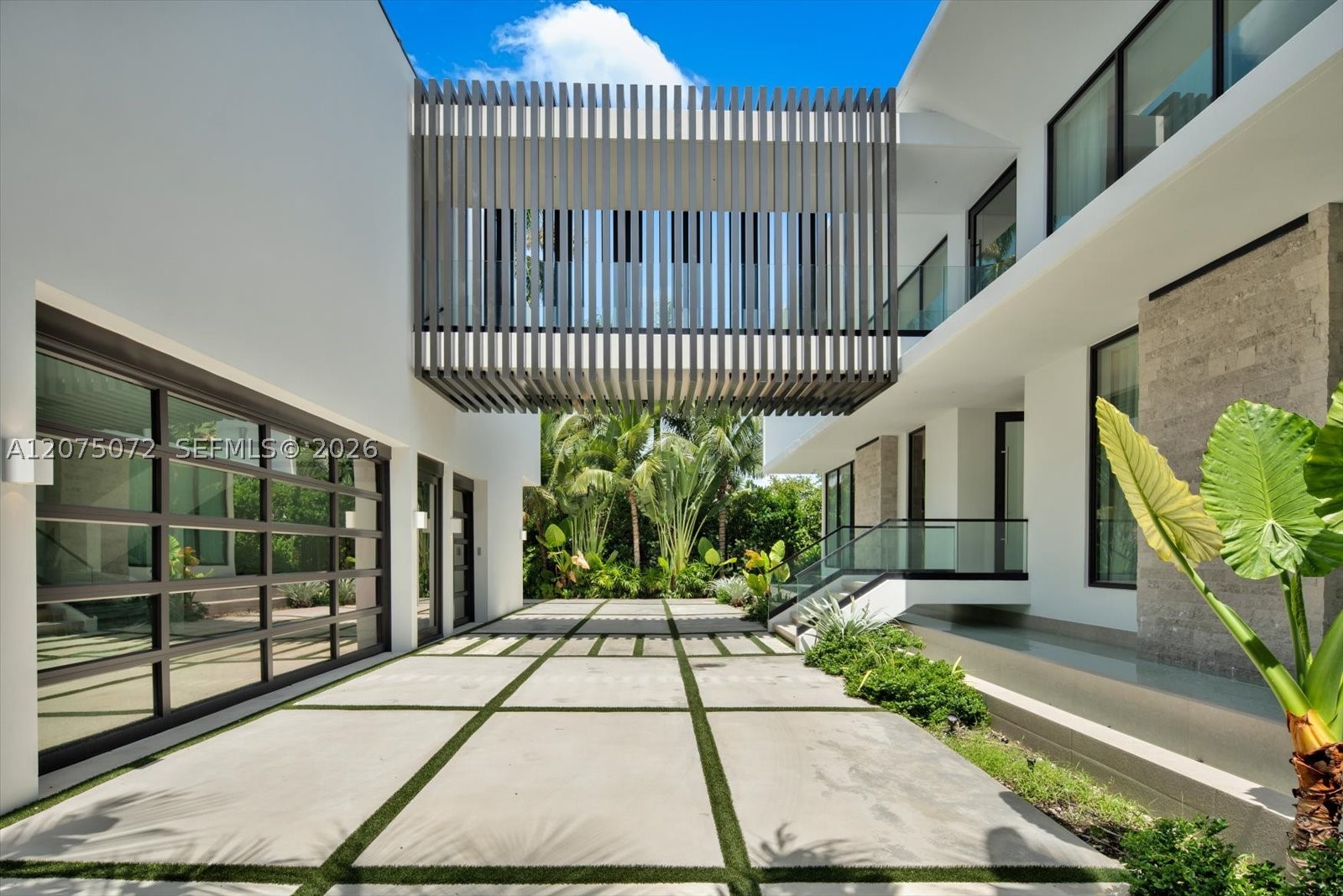375 N Hibiscus Dr Miami Beach, FL 33139