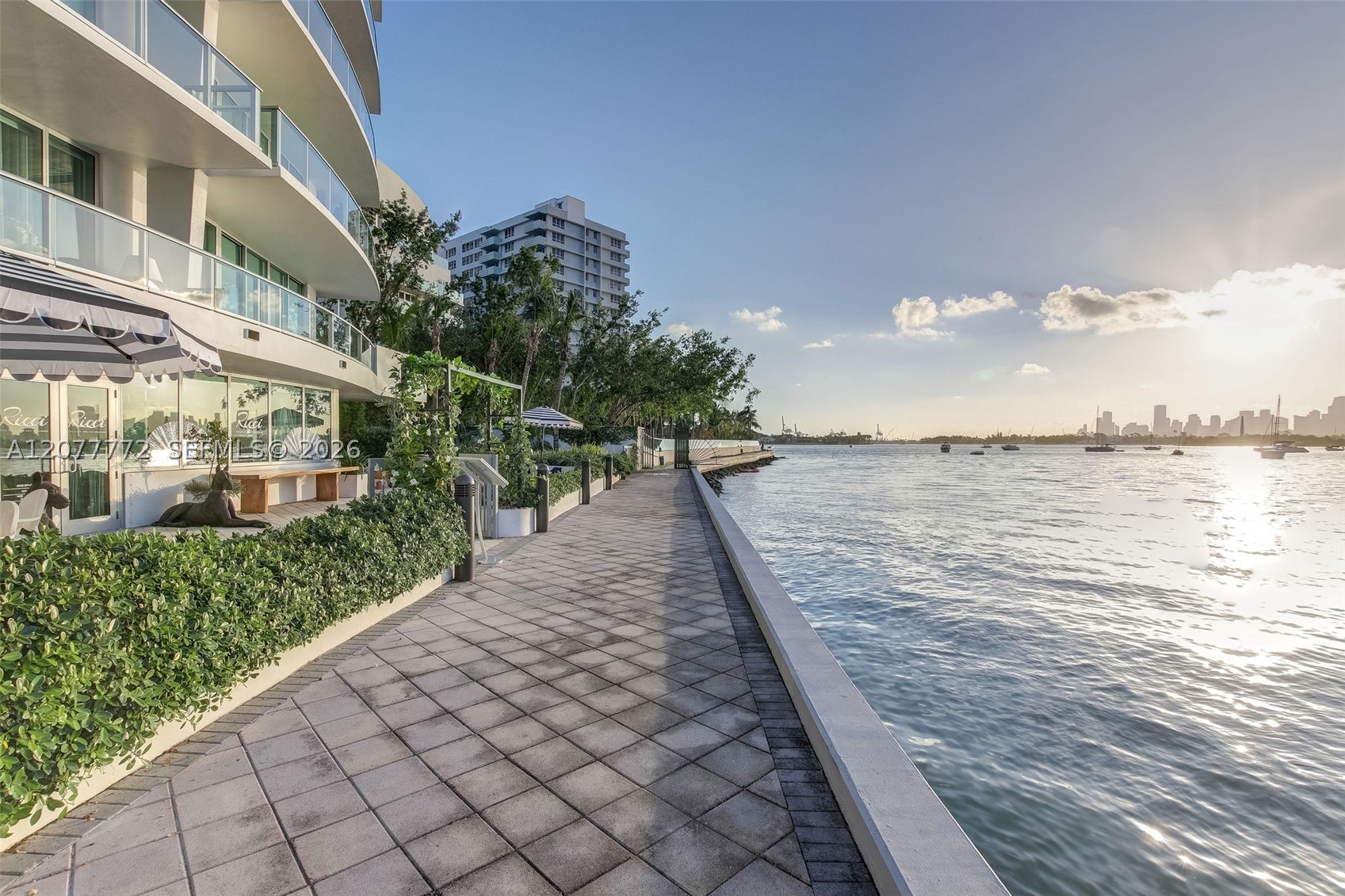 1445 16th St #902 Miami Beach, FL 33139