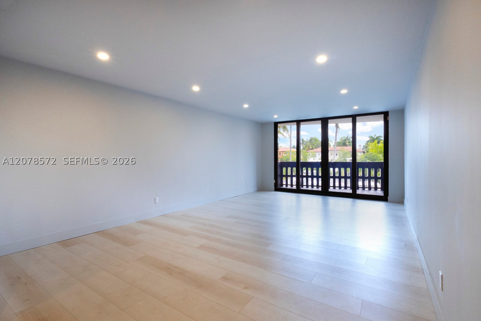90 Edgewater Dr #224