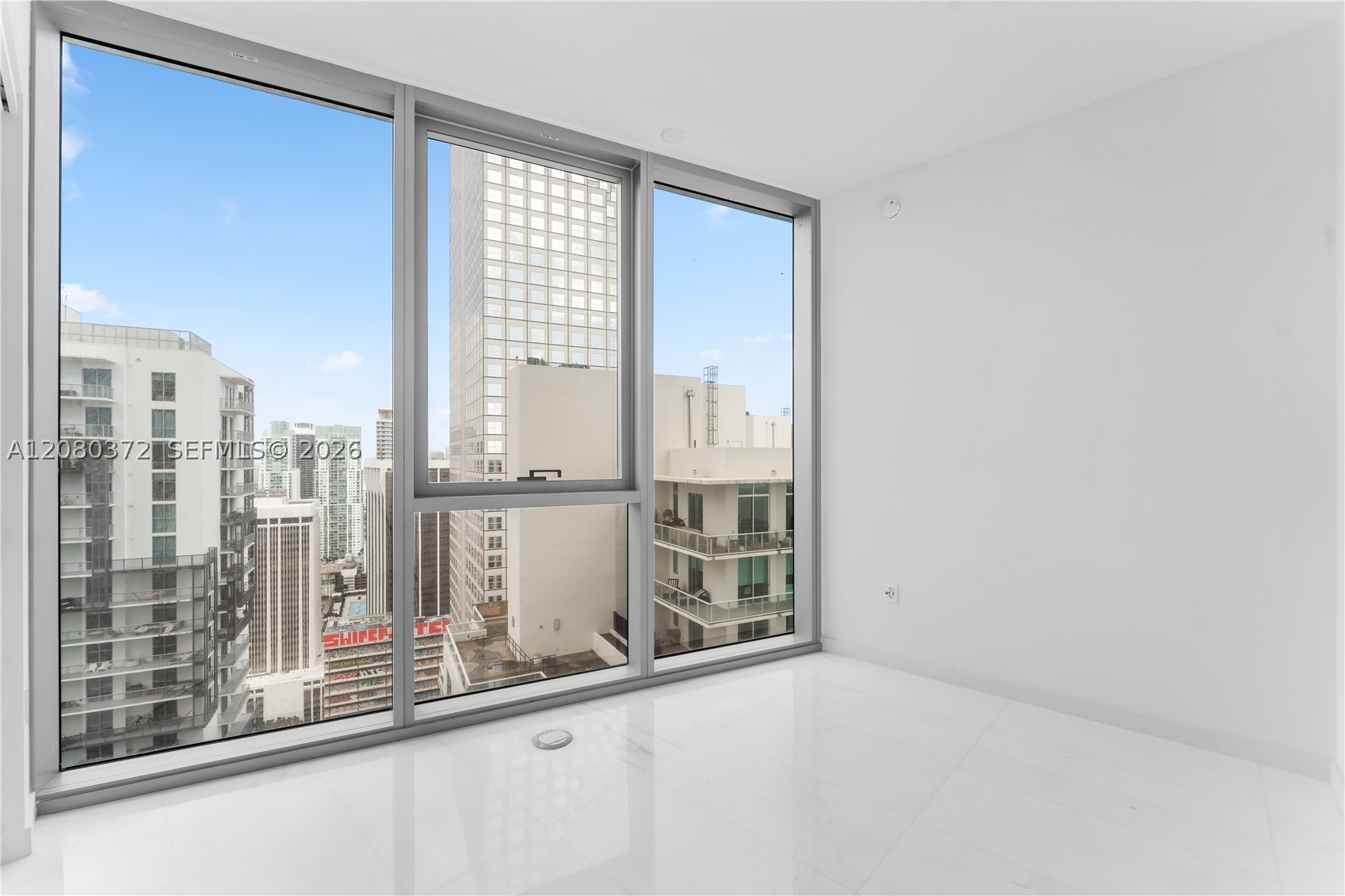 image Aston Martin Residences24