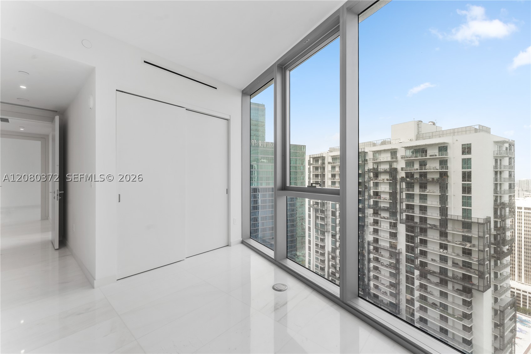 image Aston Martin Residences25