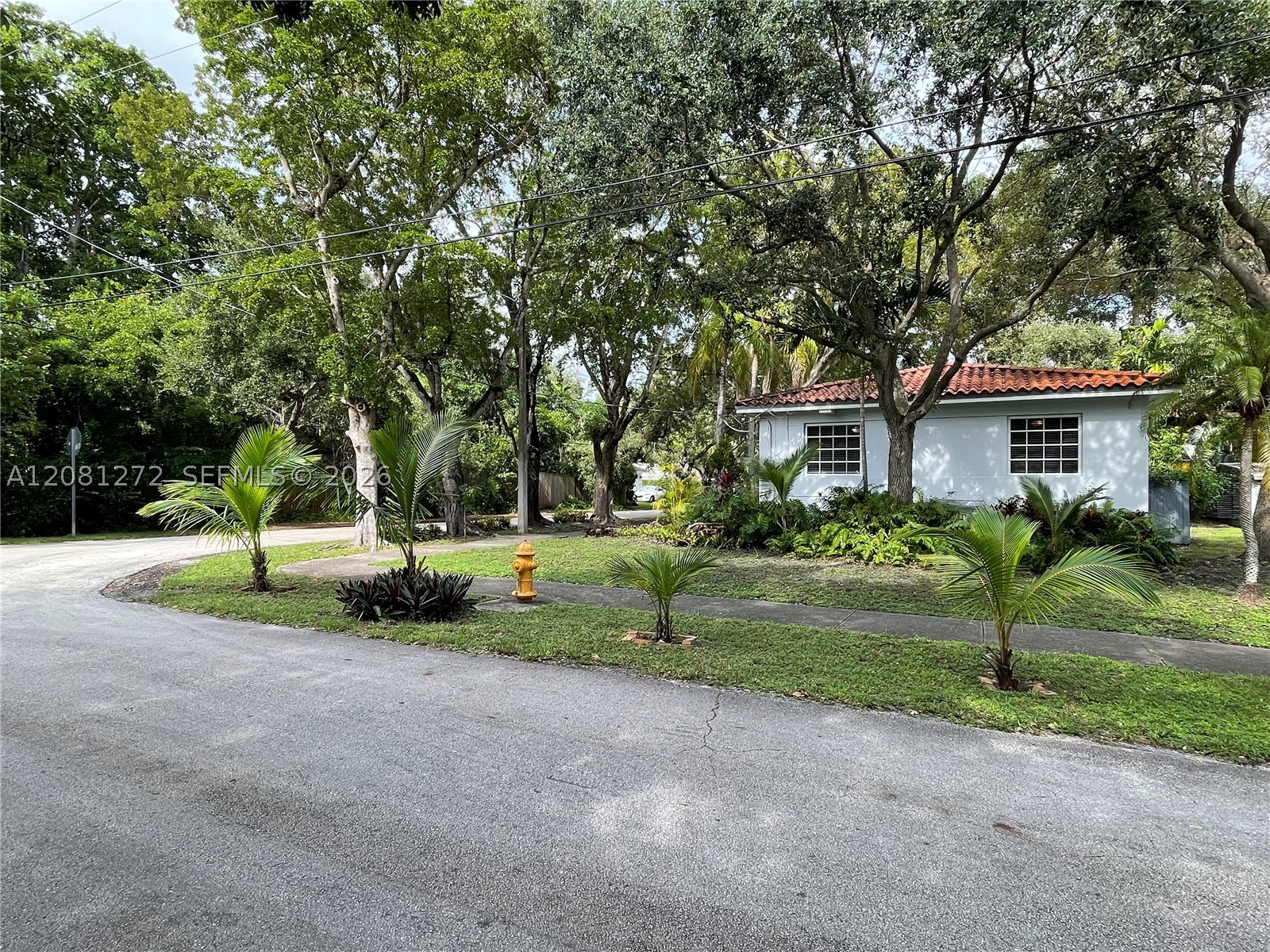 2935 Calusa St Miami, FL 33133