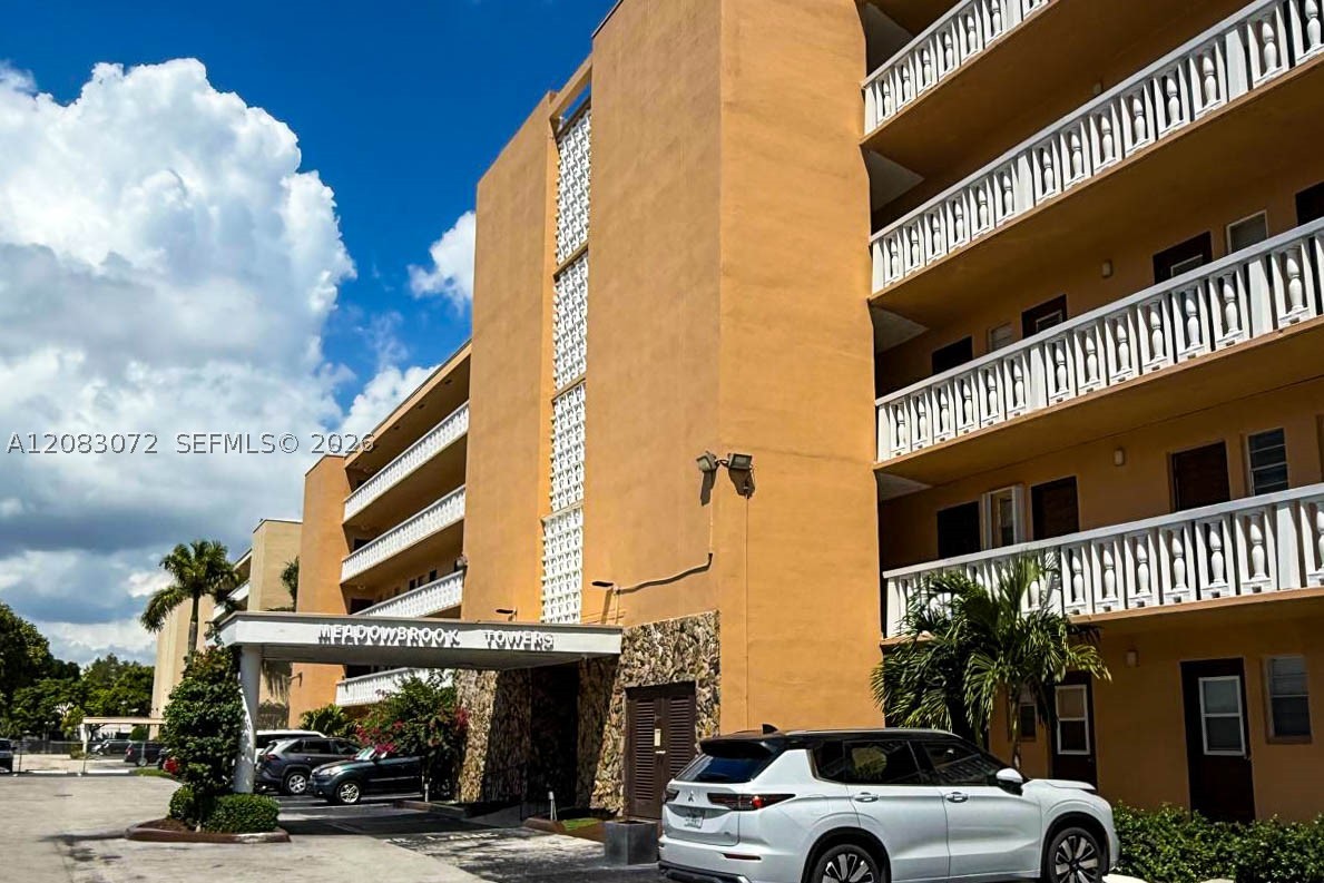 301 NE 14th Ave #504