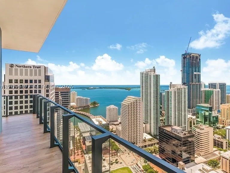 68 SE 6th St #3901