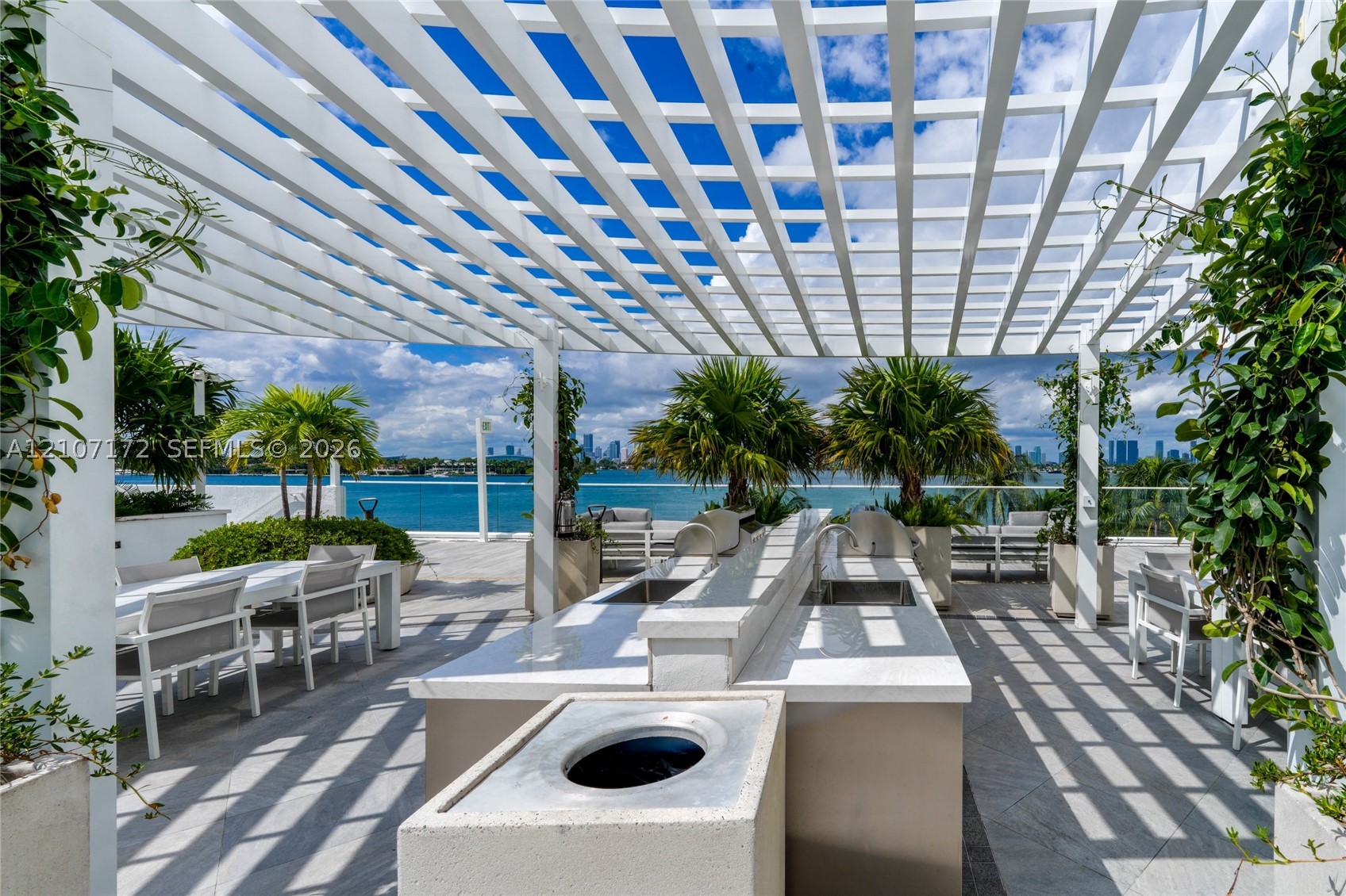 image The Waverly at South Beach42