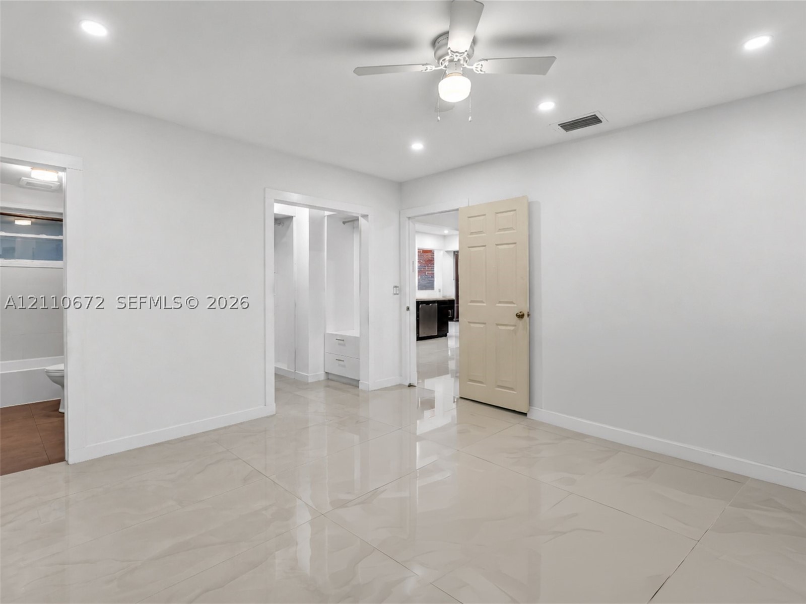 5220 SW 26th Ave Dania Beach, FL 33312