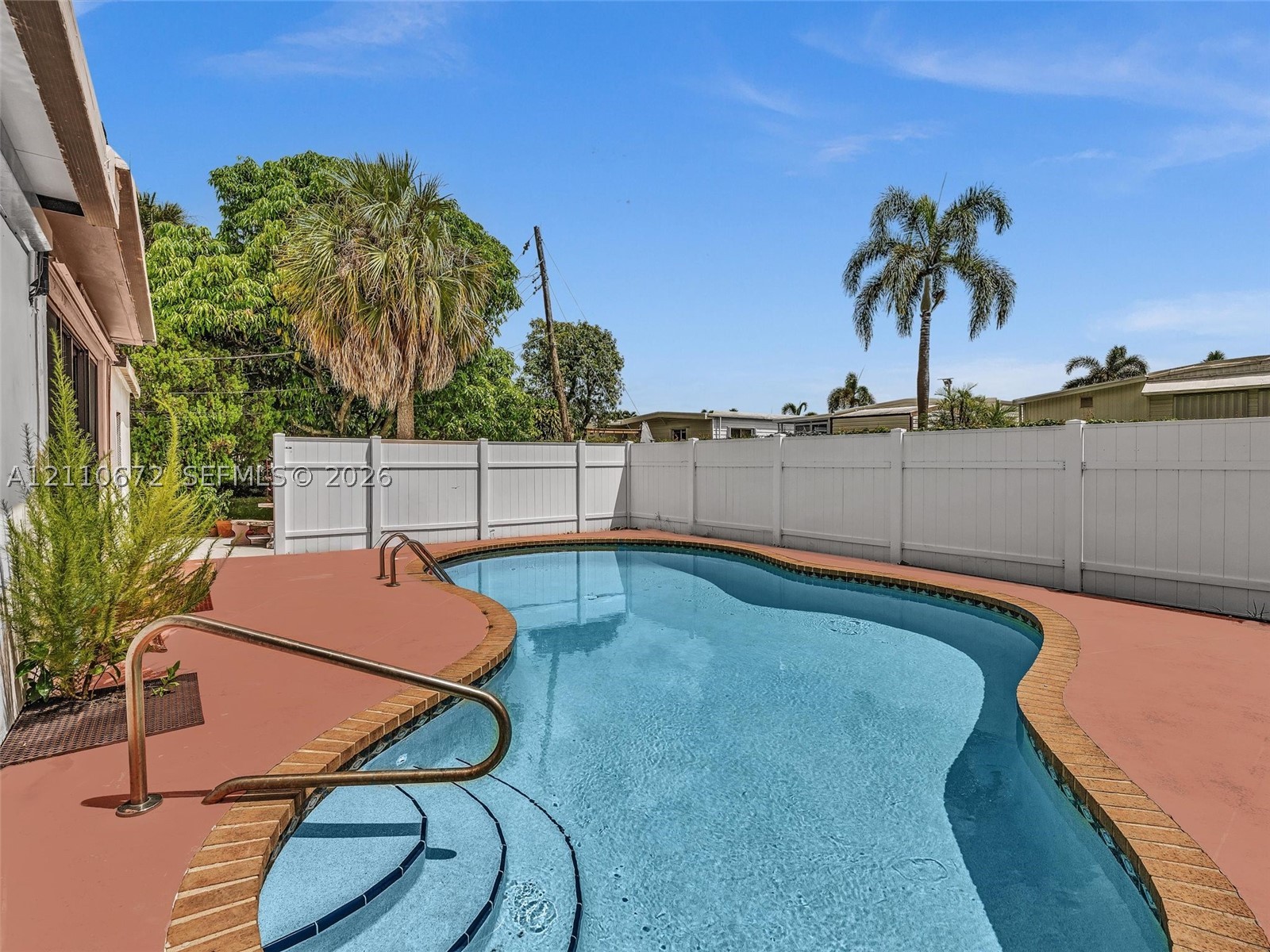 5220 SW 26th Ave Dania Beach, FL 33312