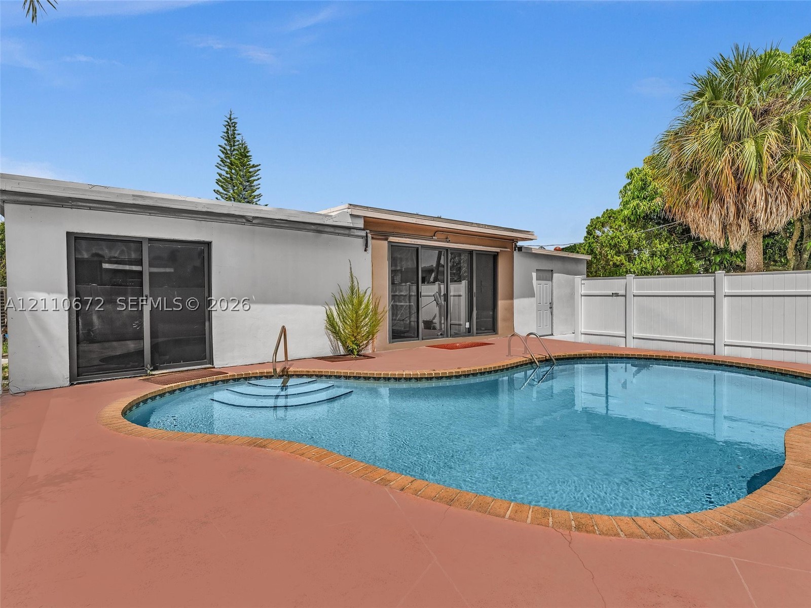 5220 SW 26th Ave Dania Beach, FL 33312