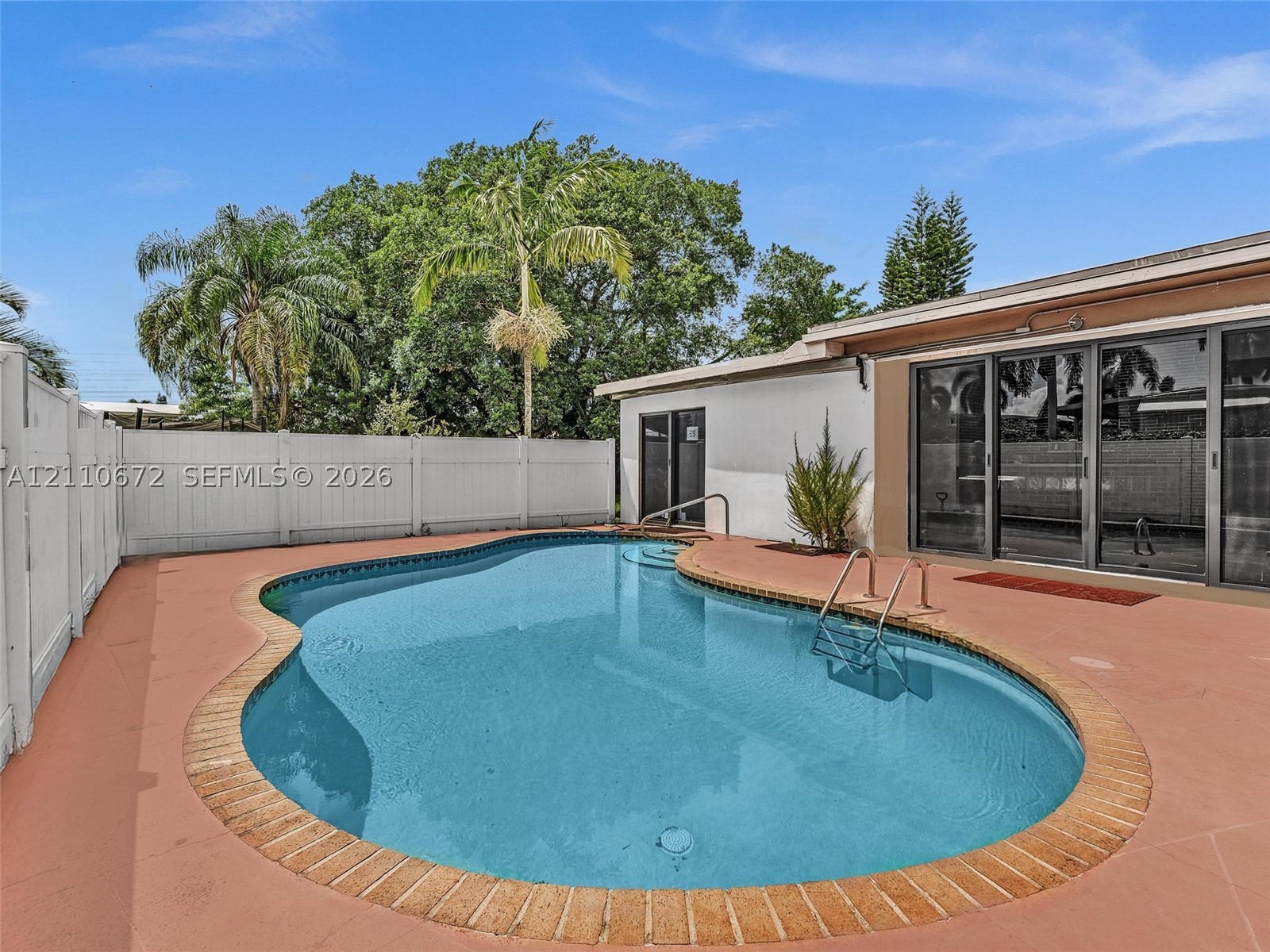 5220 SW 26th Ave Dania Beach, FL 33312