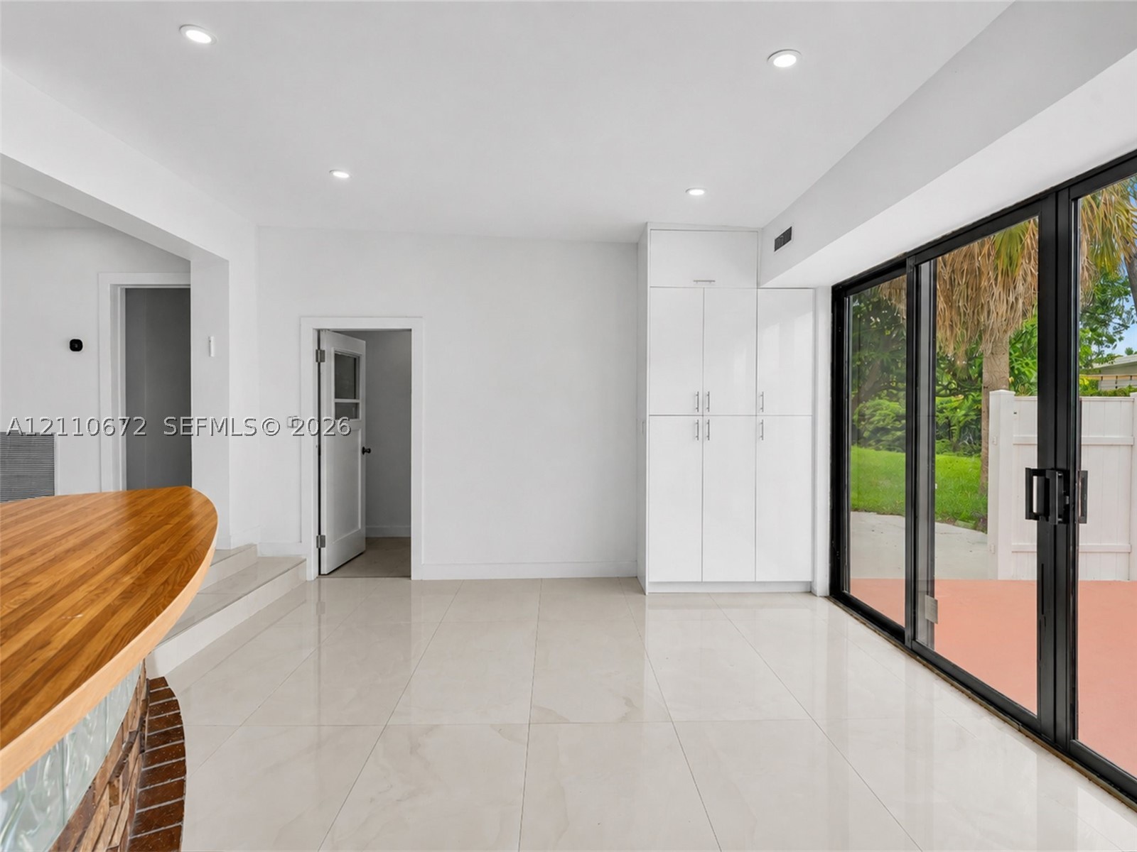 5220 SW 26th Ave Dania Beach, FL 33312