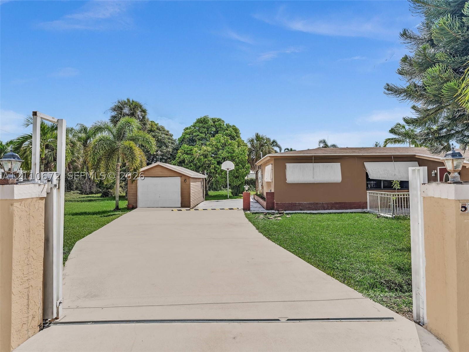 5220 SW 26th Ave Dania Beach, FL 33312