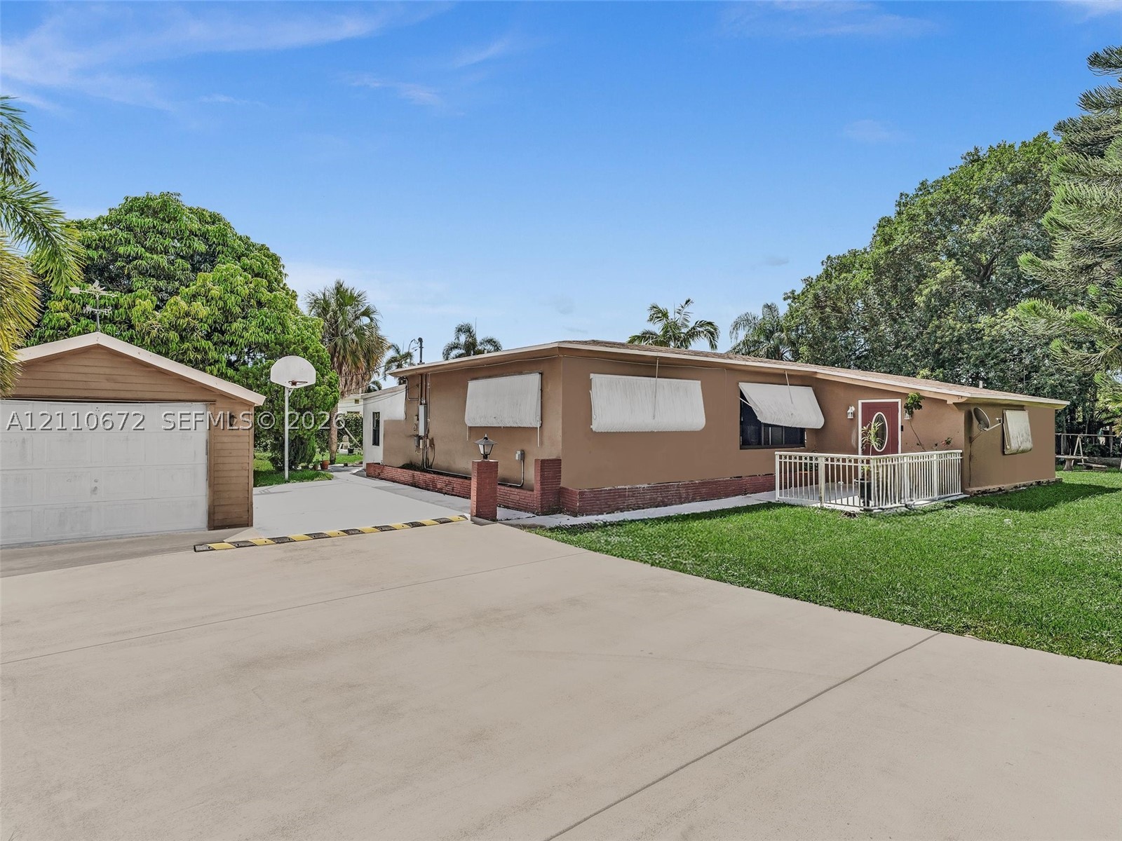 5220 SW 26th Ave Dania Beach, FL 33312