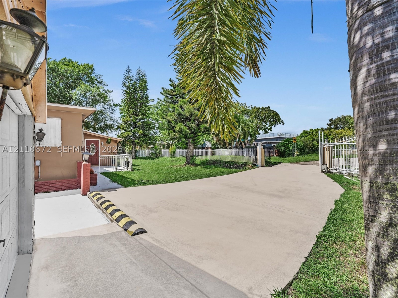 5220 SW 26th Ave Dania Beach, FL 33312