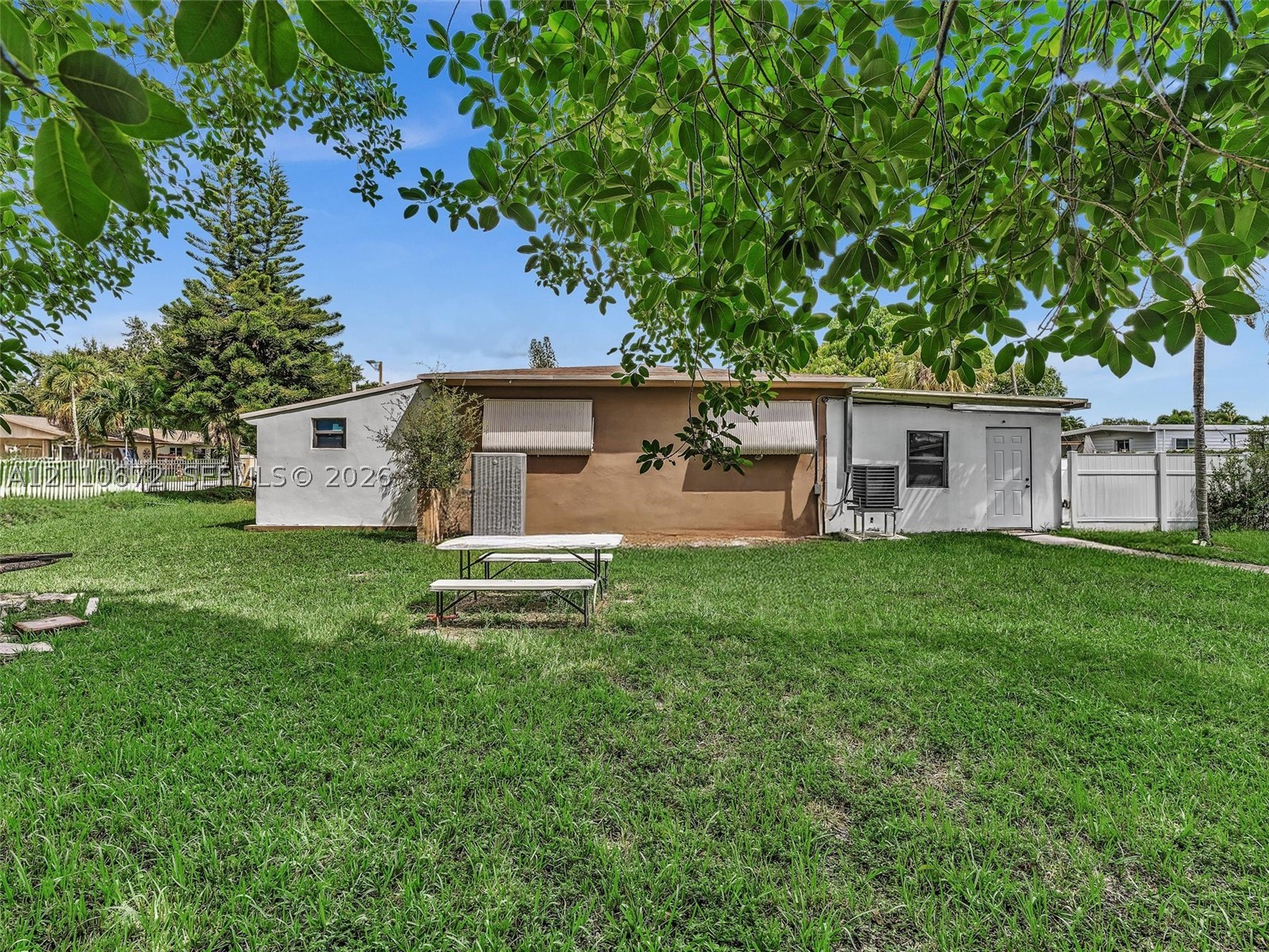 5220 SW 26th Ave Dania Beach, FL 33312