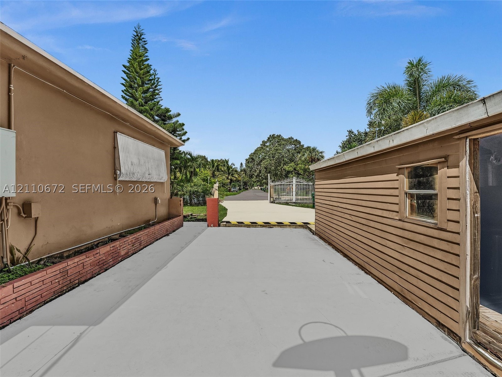 5220 SW 26th Ave Dania Beach, FL 33312