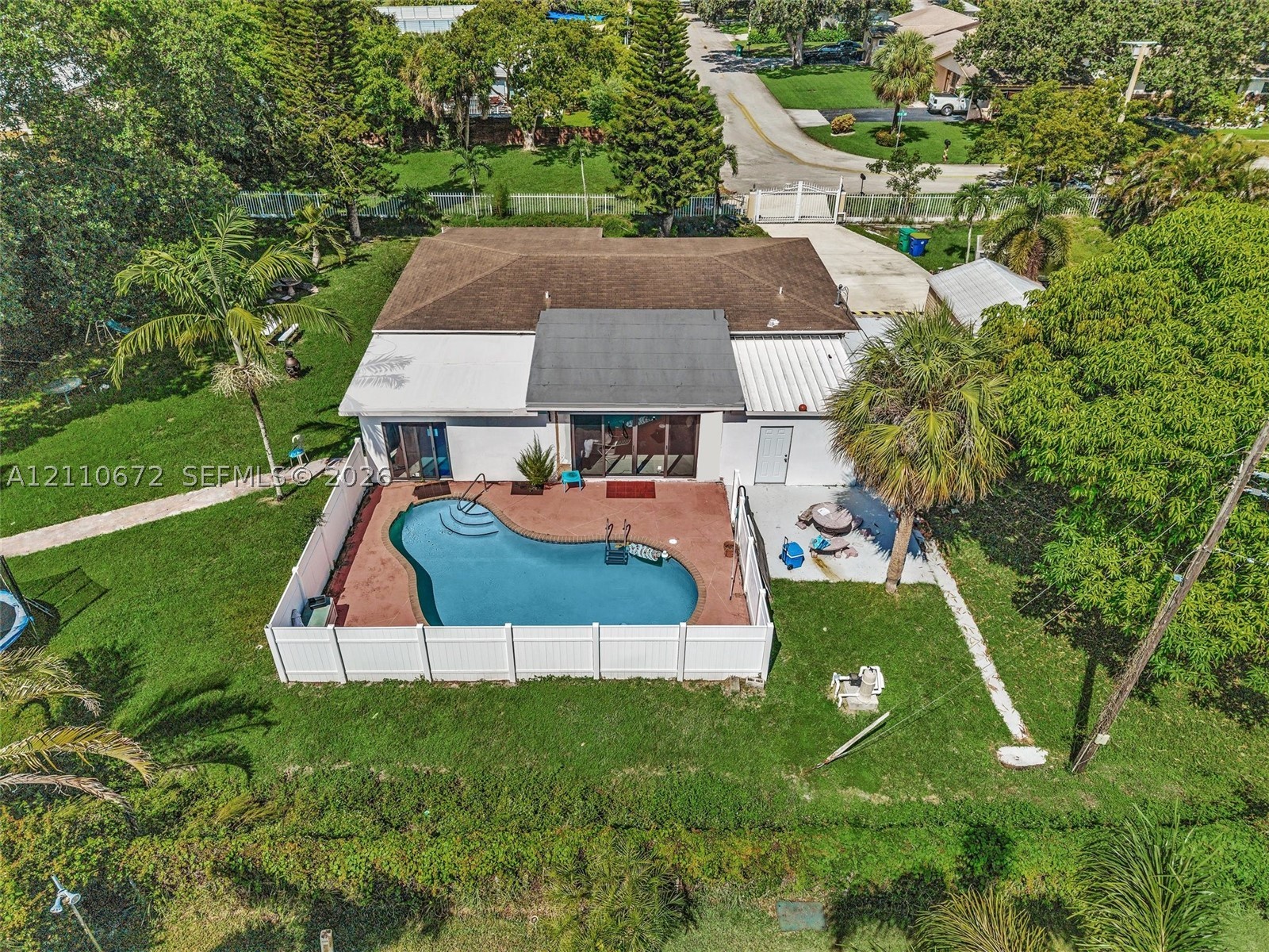 5220 SW 26th Ave Dania Beach, FL 33312