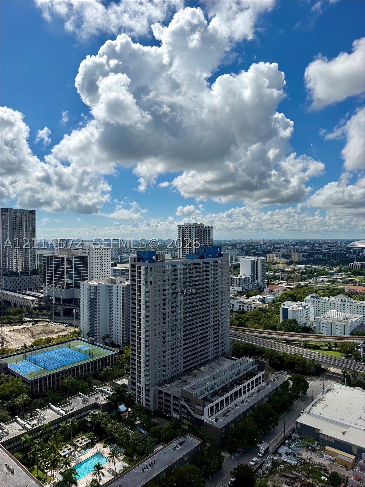 image E11EVEN Hotel & Residences9