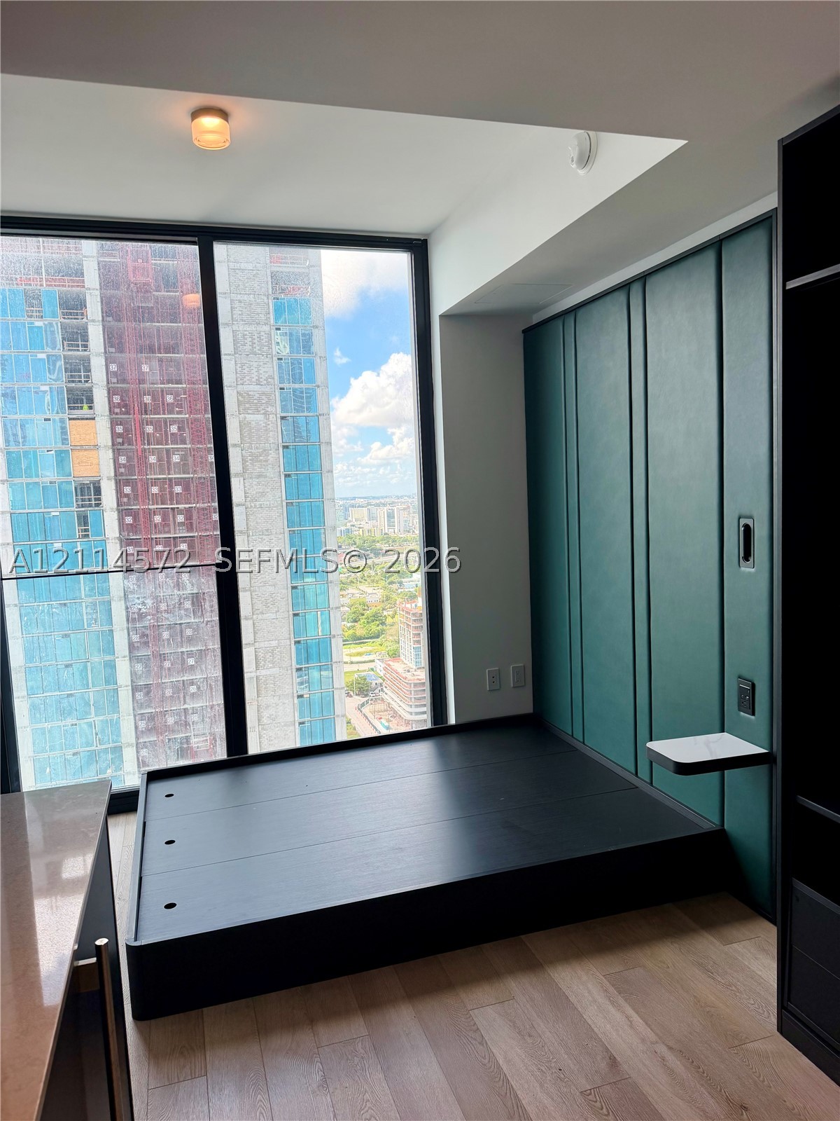 image E11EVEN Hotel & Residences5