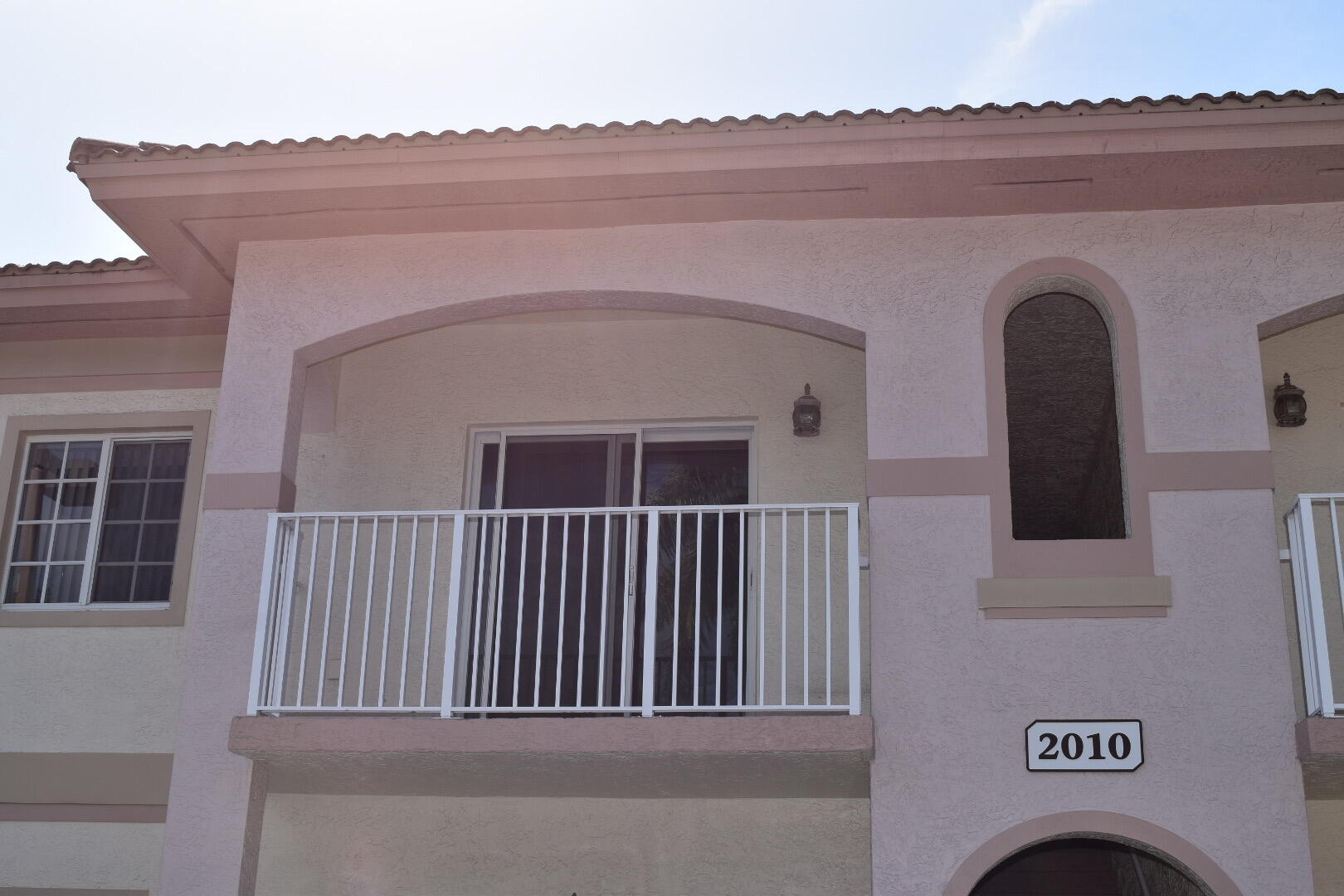 2010 Taylor #7b Hollywood, FL 33020