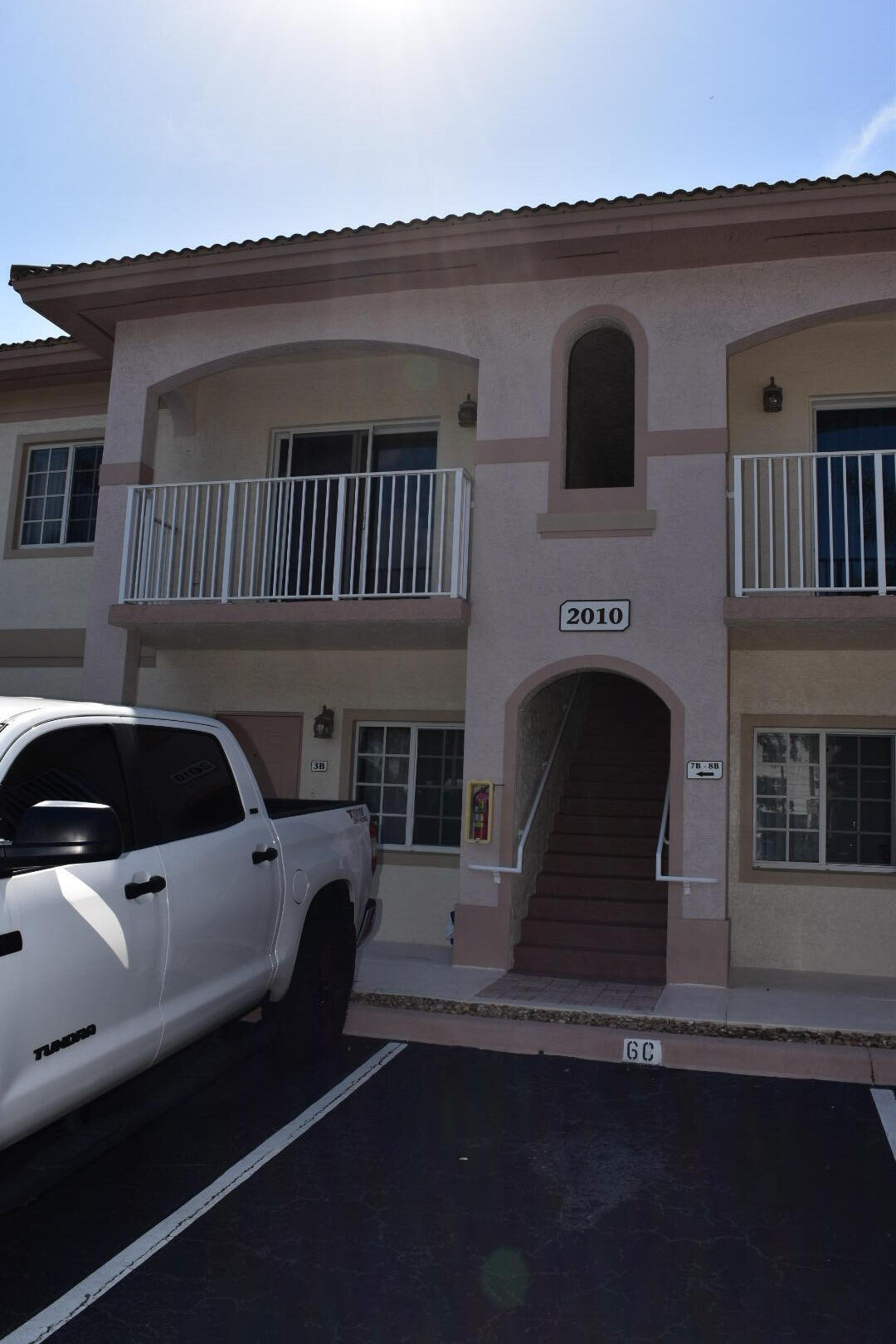 2010 Taylor #7b Hollywood, FL 33020