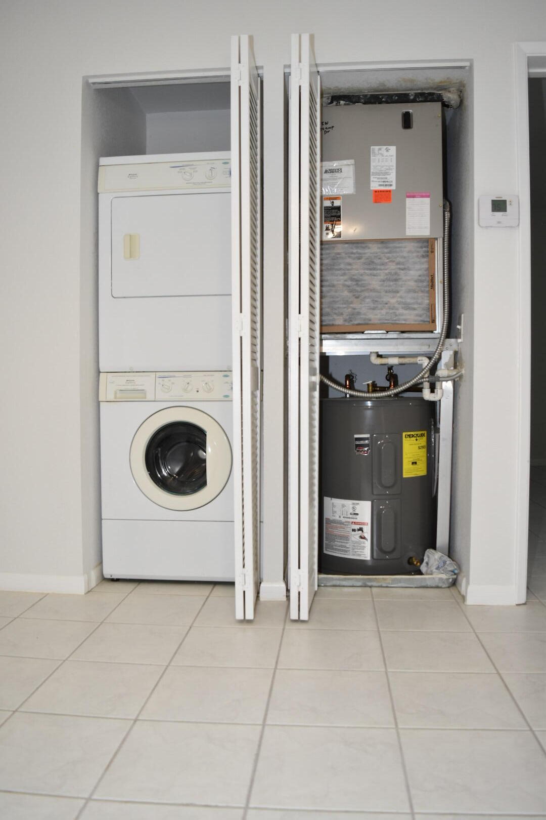 2010 Taylor #7b Hollywood, FL 33020