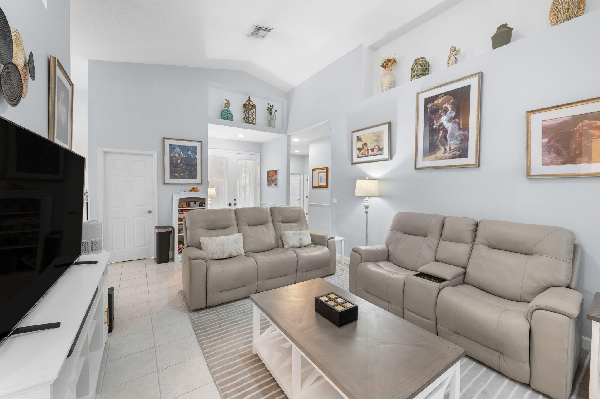 577 SW Saint Kitts Port St Lucie, FL 34986