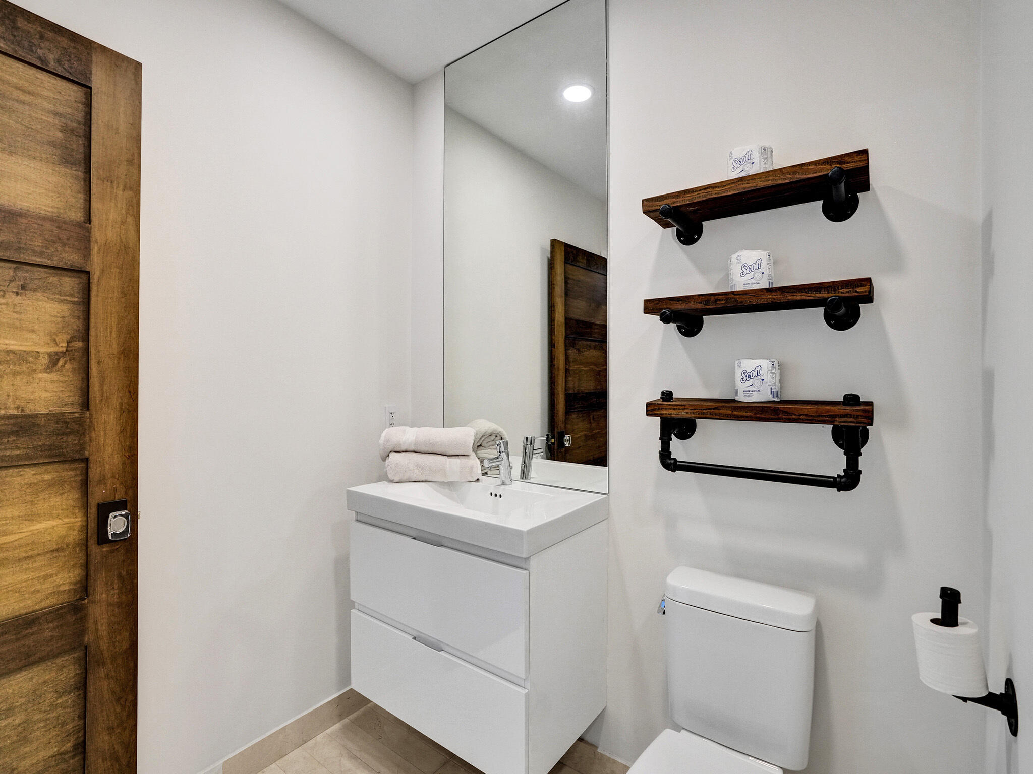 image Marina Palms Residences North Condo37