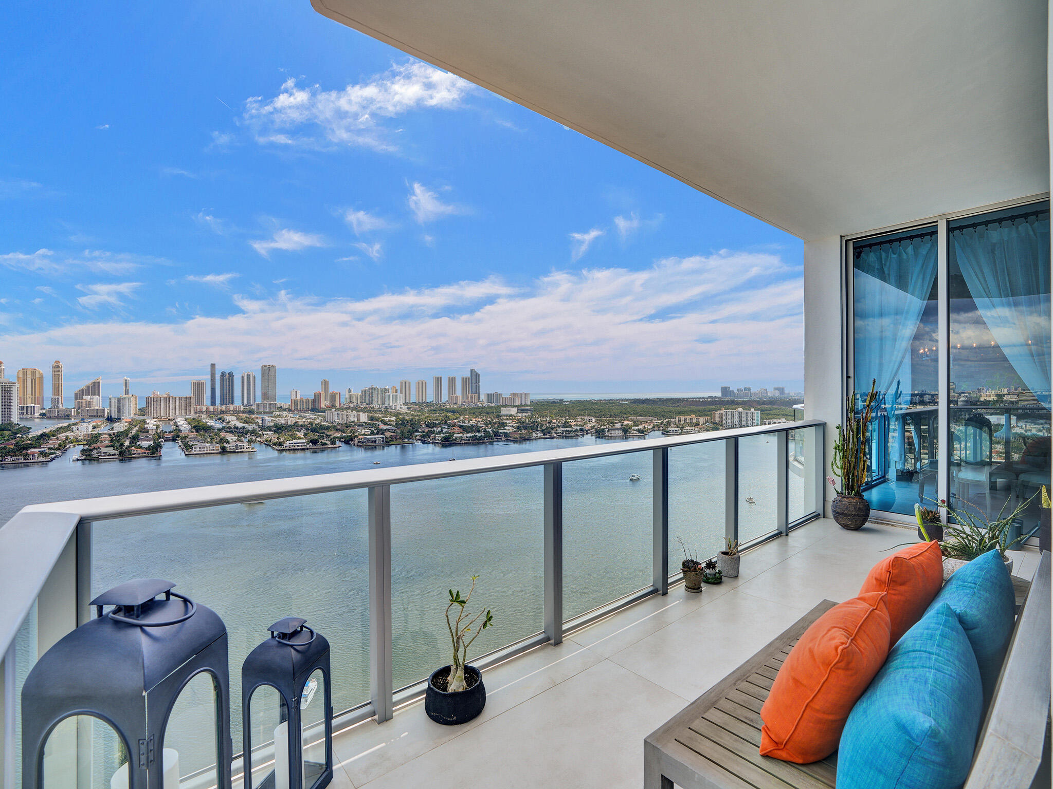 image Marina Palms Residences North Condo54