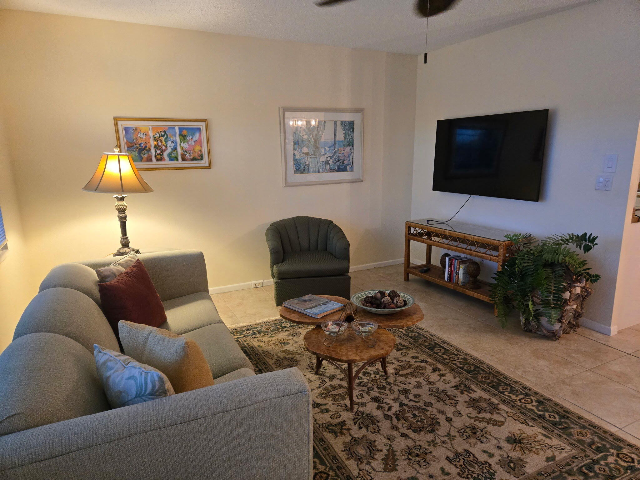 4047 N Newport #4047
