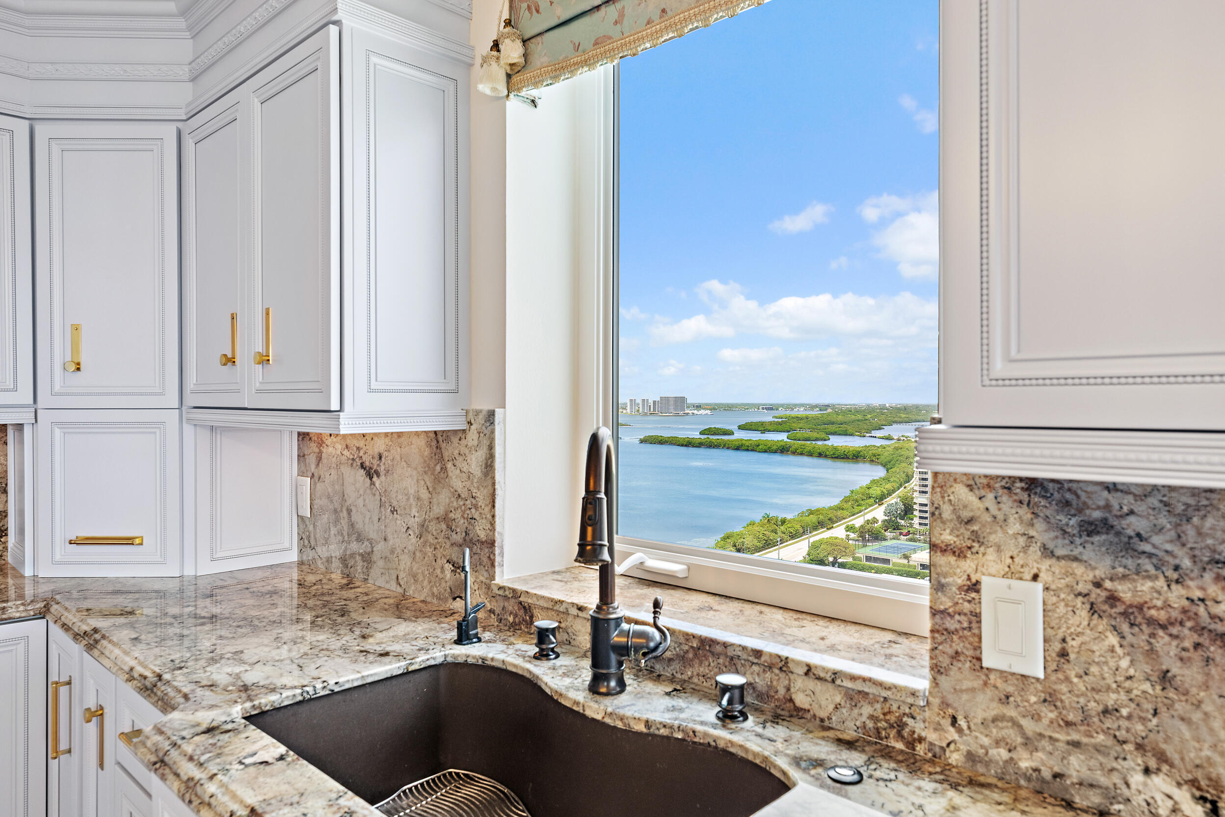 5380 N Ocean #22i Singer Island, FL 33404