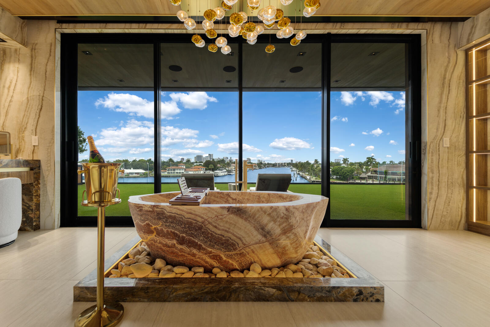 513 Middle Riv Fort Lauderdale, FL 33304