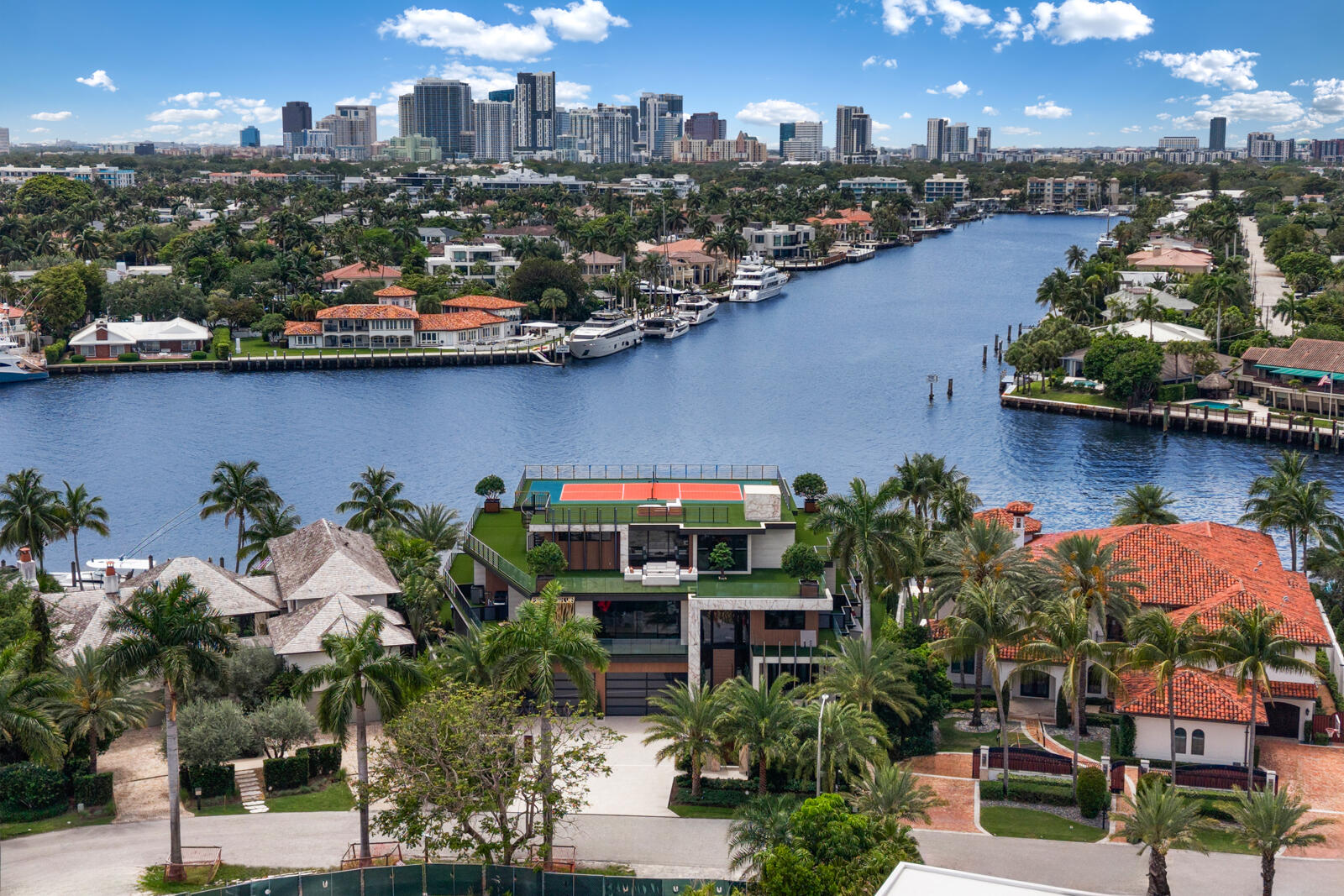 513 Middle Riv Fort Lauderdale, FL 33304