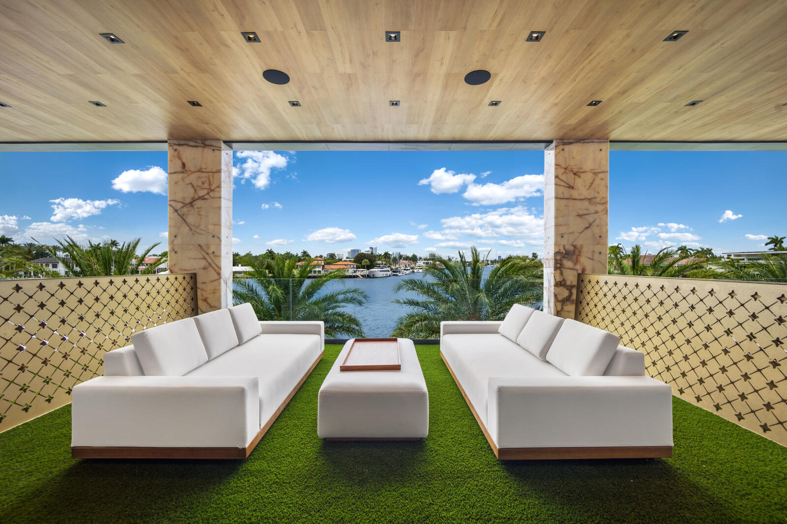 513 Middle Riv Fort Lauderdale, FL 33304