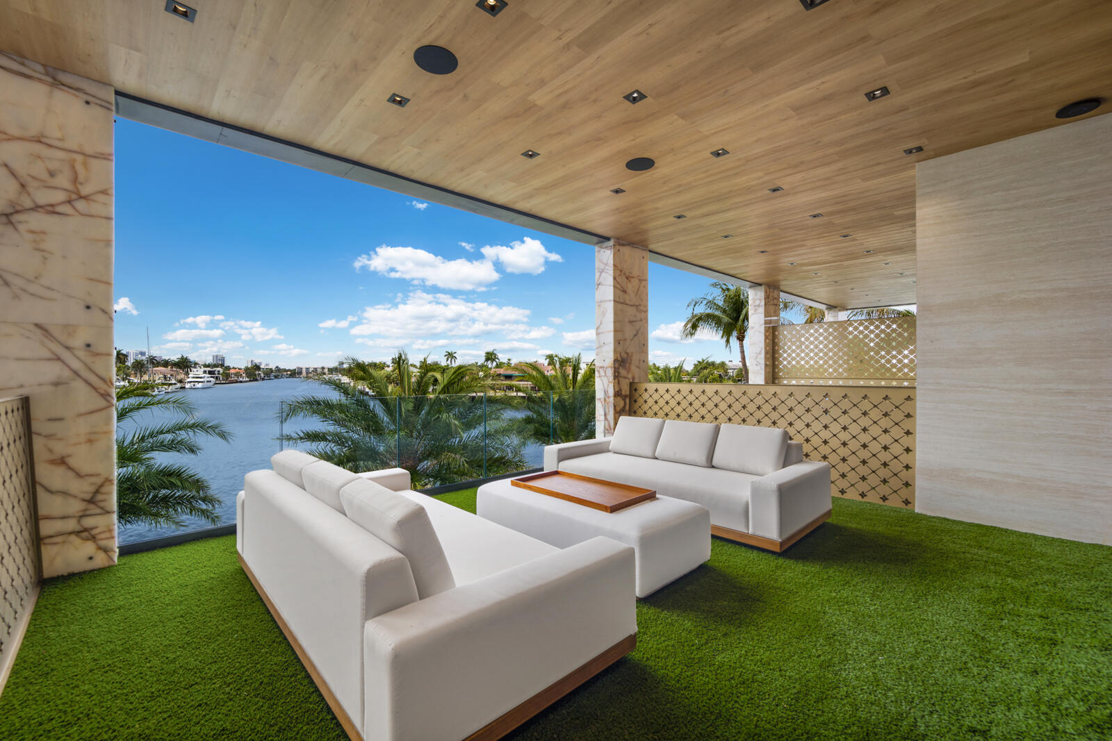 513 Middle Riv Fort Lauderdale, FL 33304