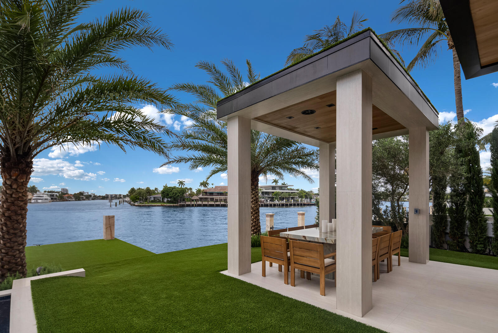 513 Middle Riv Fort Lauderdale, FL 33304