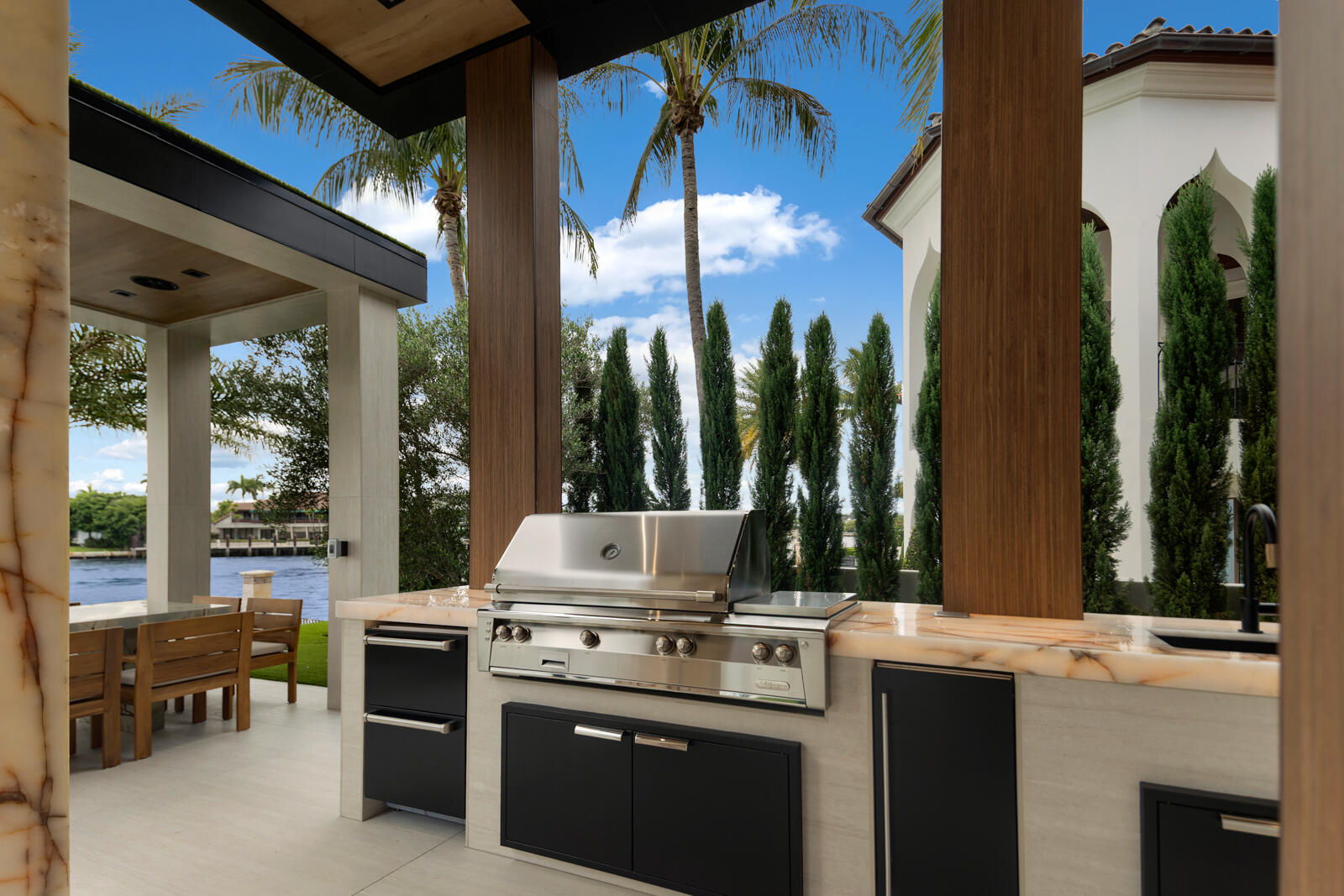 513 Middle Riv Fort Lauderdale, FL 33304