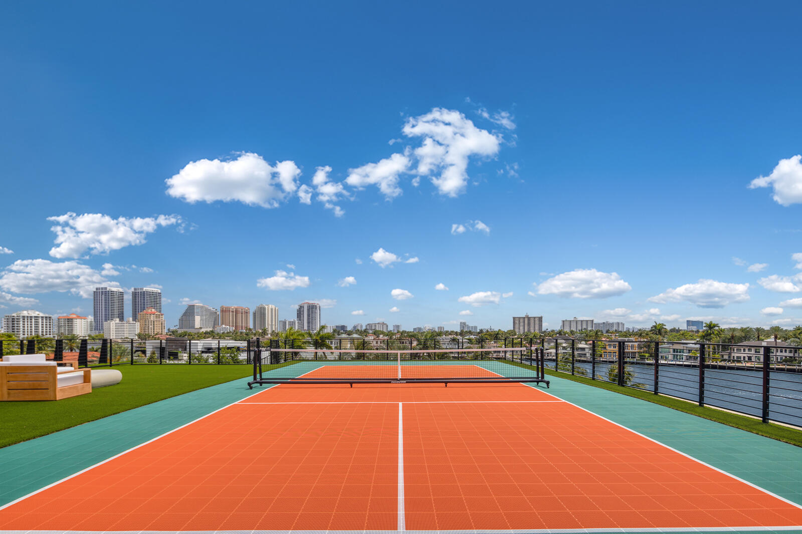 513 Middle Riv Fort Lauderdale, FL 33304