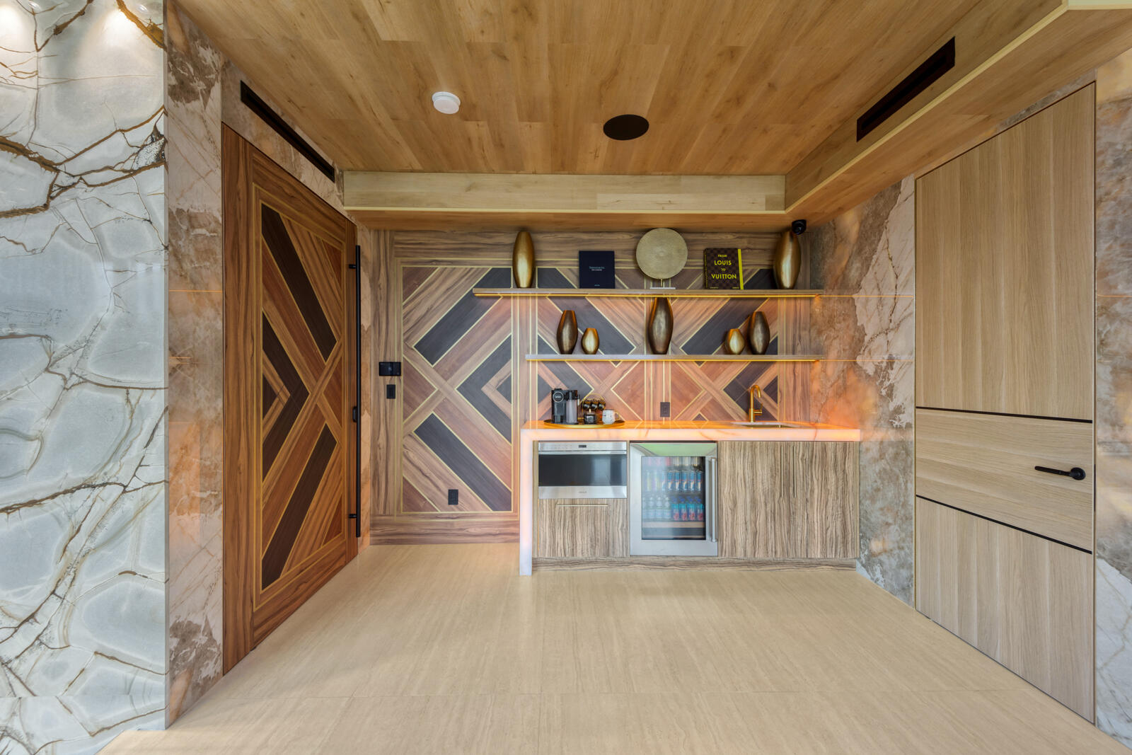 513 Middle Riv Fort Lauderdale, FL 33304