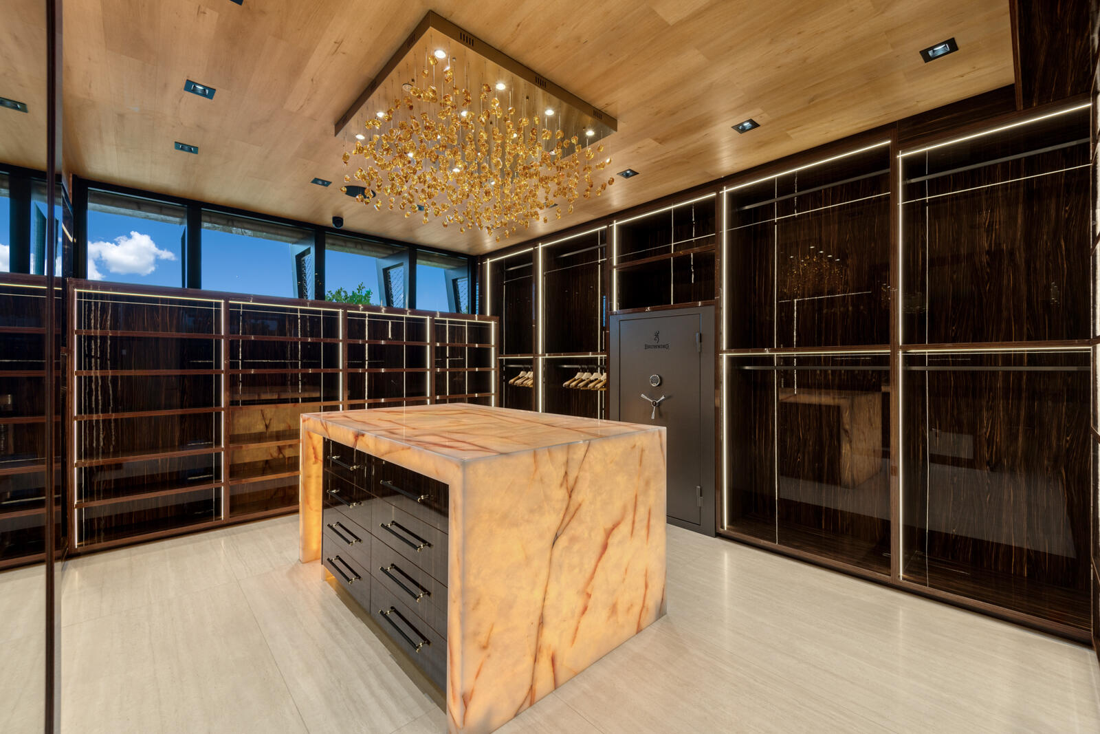 513 Middle Riv Fort Lauderdale, FL 33304