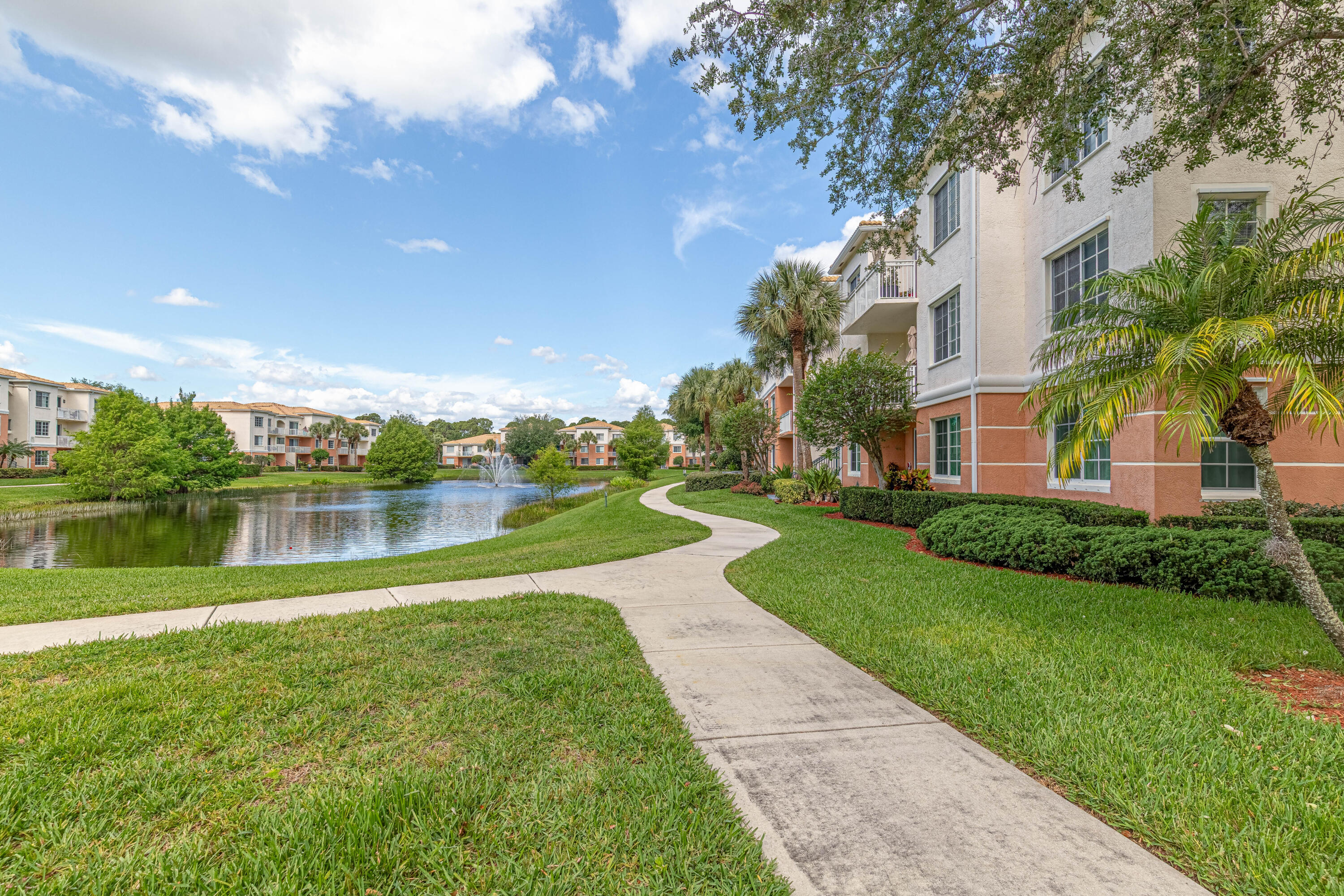 6101 Myrtlewood