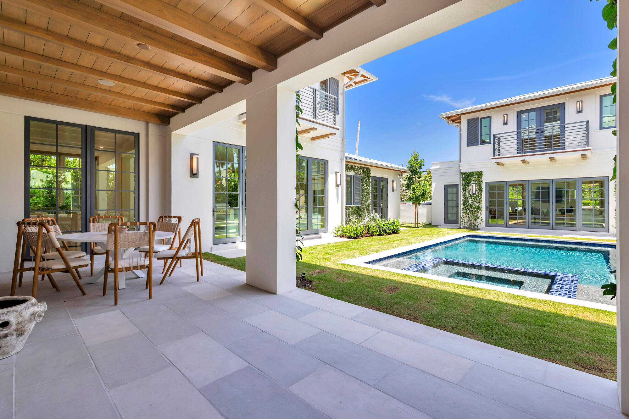 125 Worth West Palm Beach, FL 33405