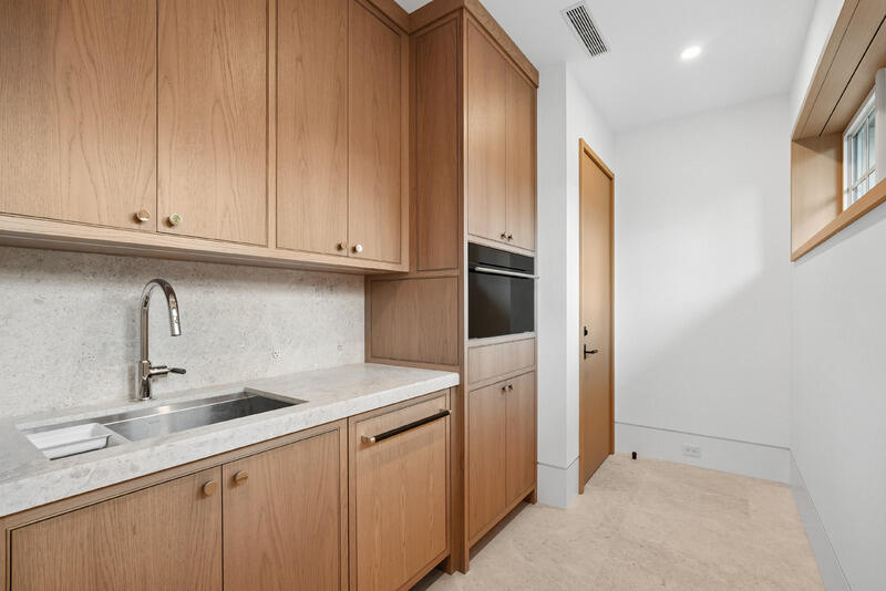 125 Worth West Palm Beach, FL 33405