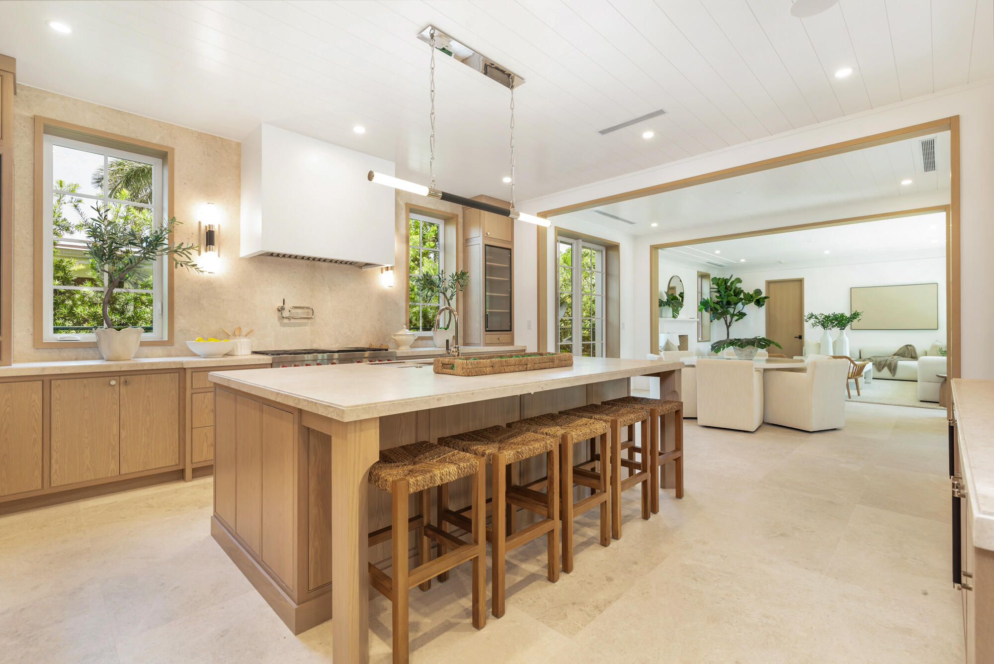 125 Worth West Palm Beach, FL 33405