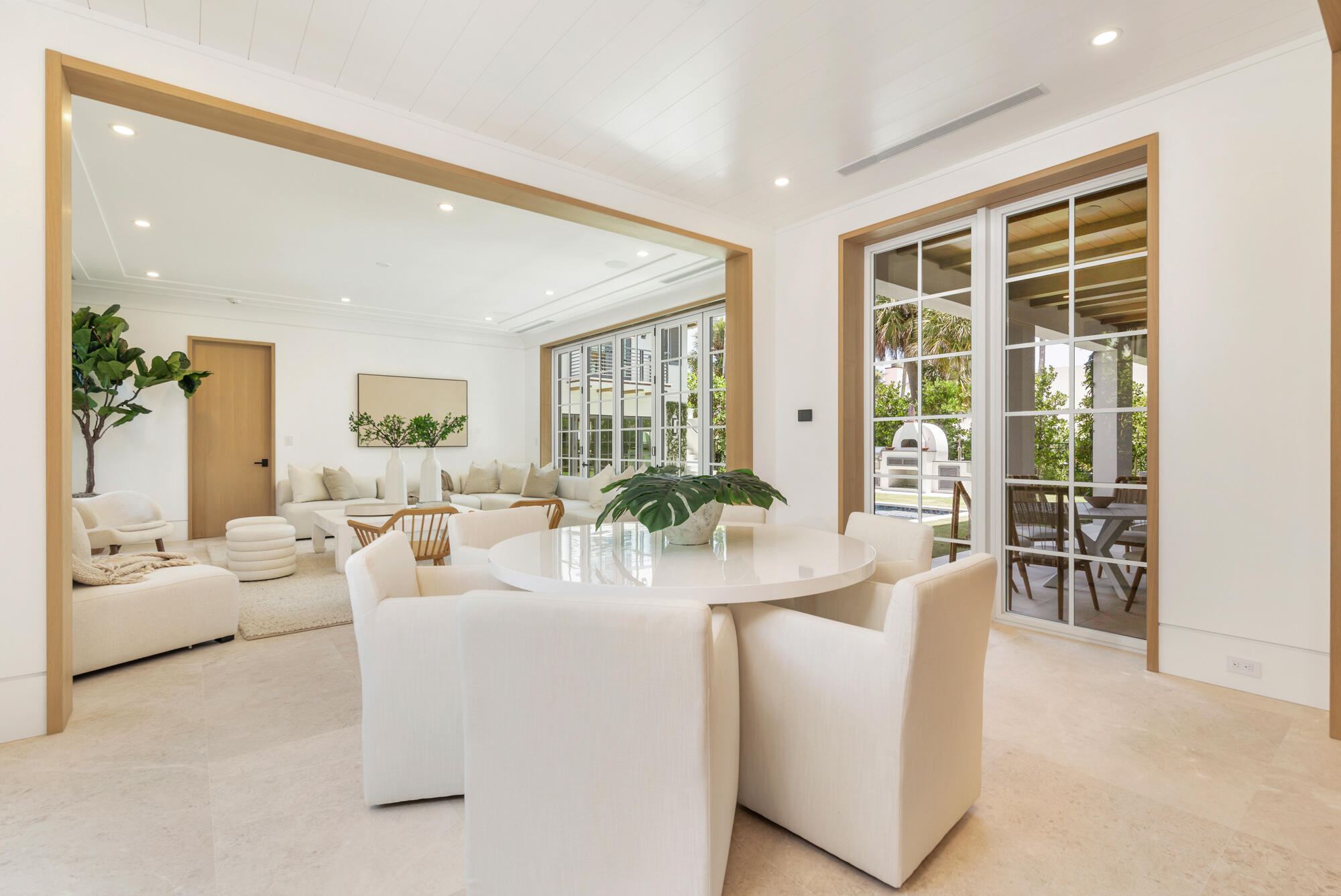 125 Worth West Palm Beach, FL 33405