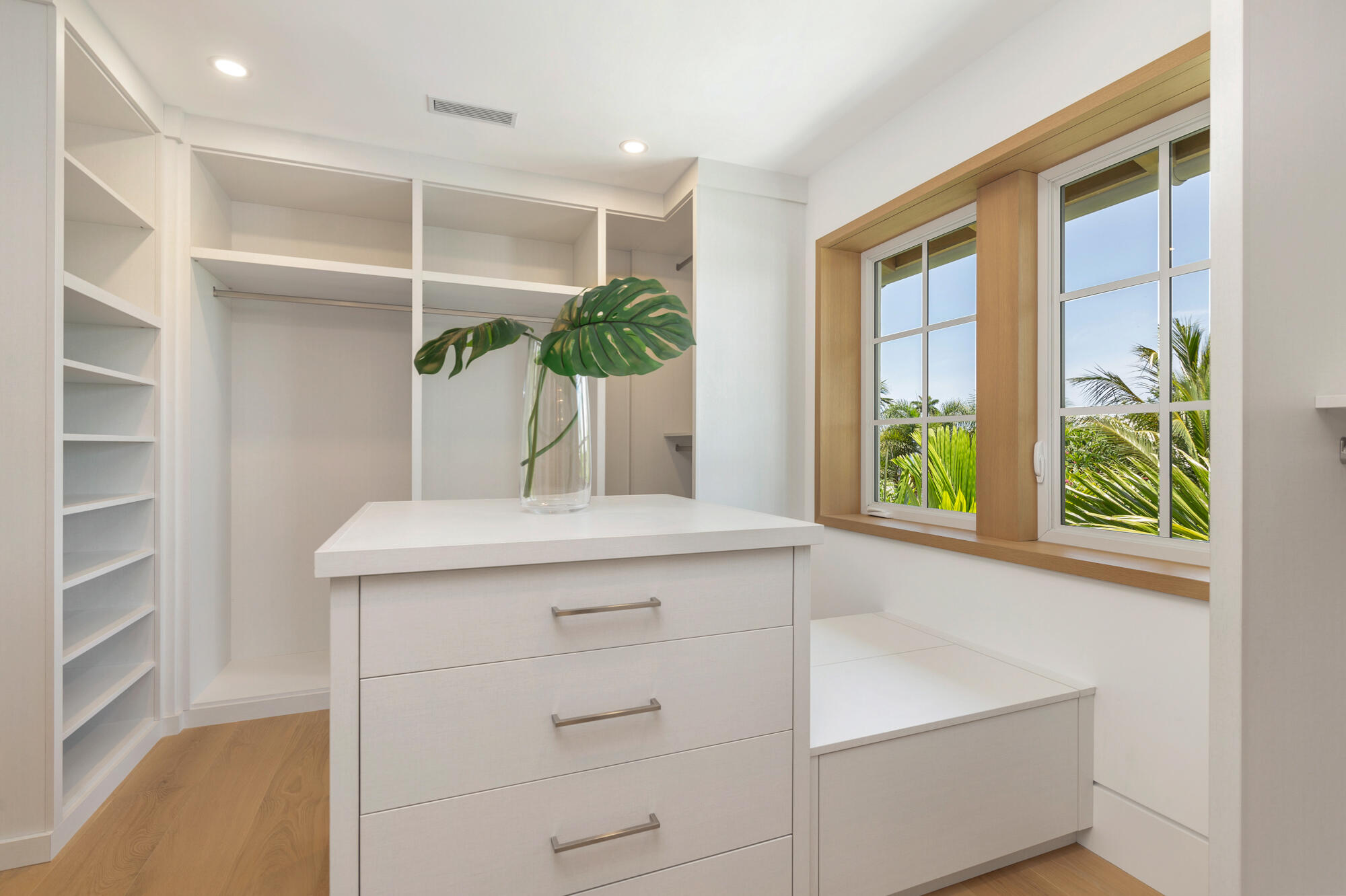 125 Worth West Palm Beach, FL 33405