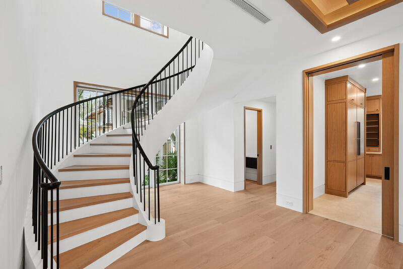 125 Worth West Palm Beach, FL 33405