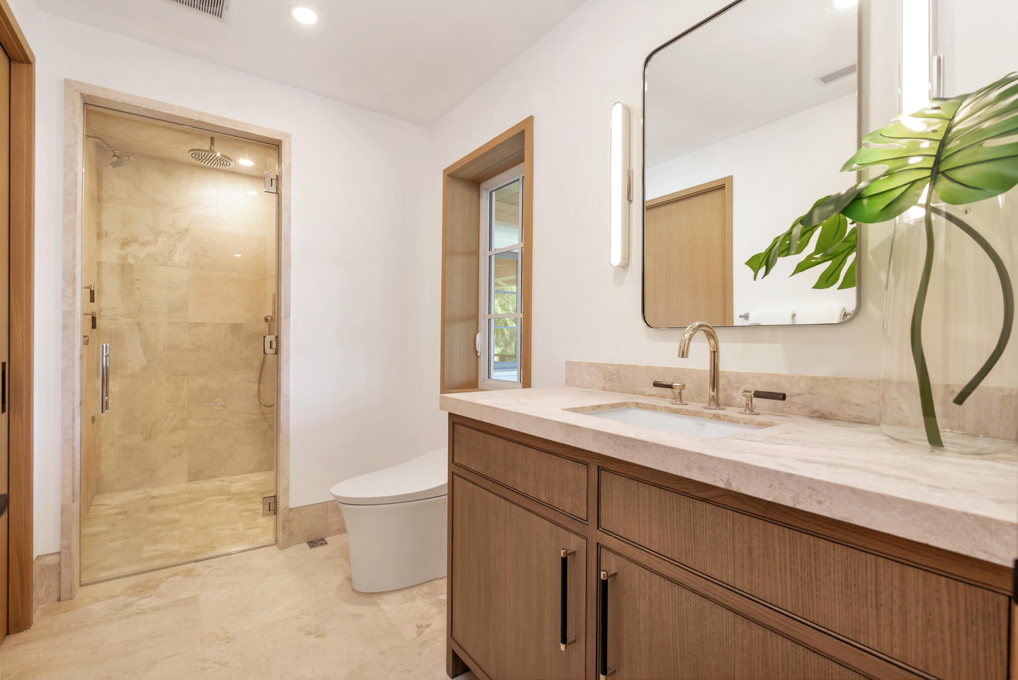 125 Worth West Palm Beach, FL 33405